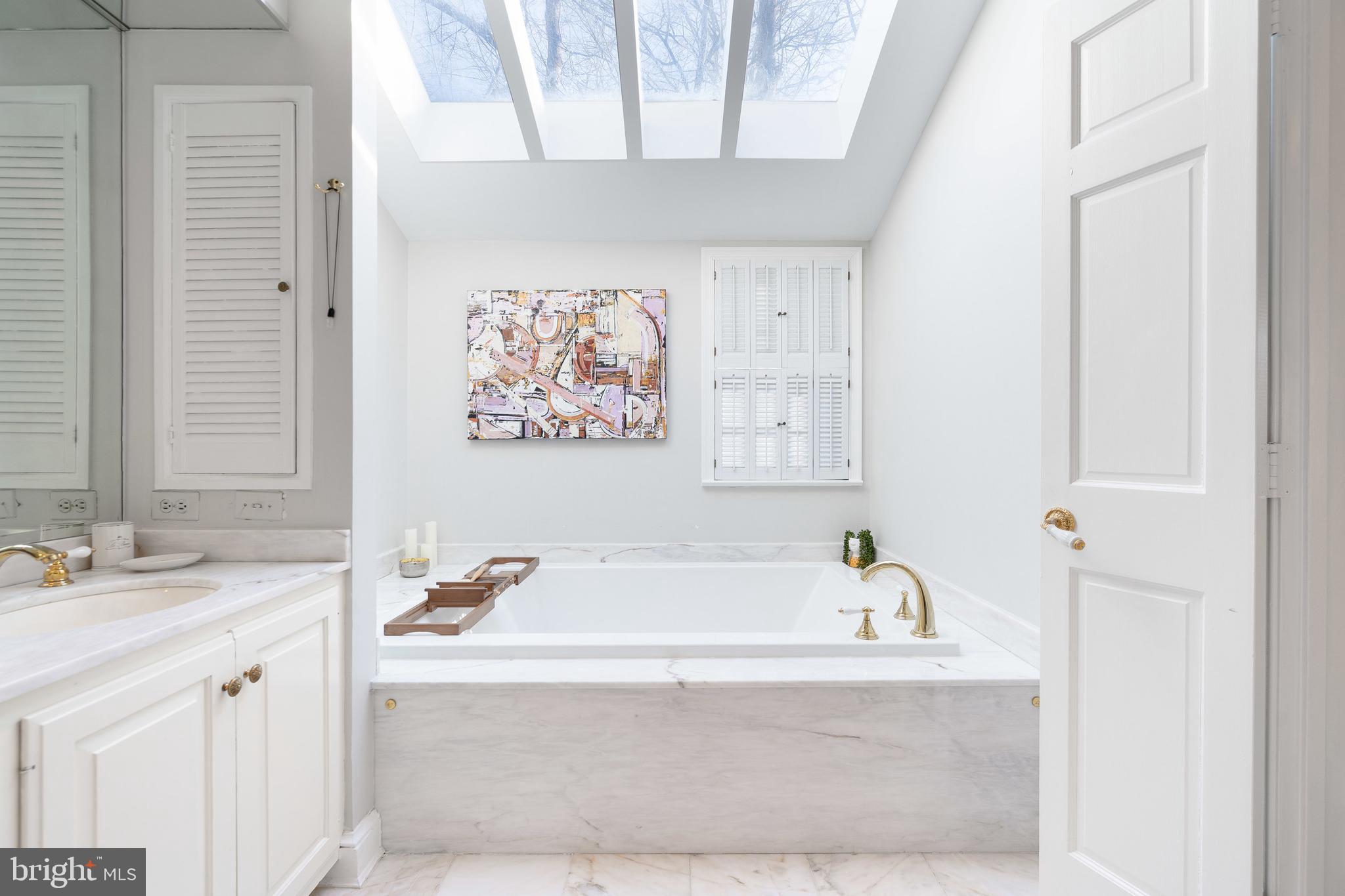 BRADLEY HILLS GROVE - Residential