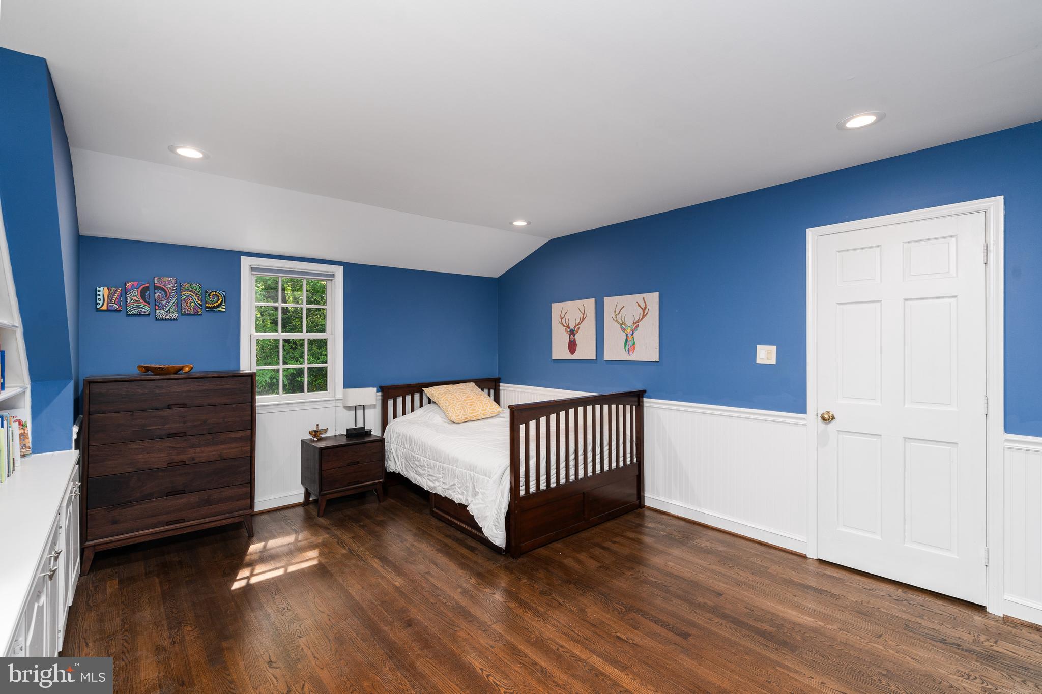 BRADLEY HILLS GROVE - Residential