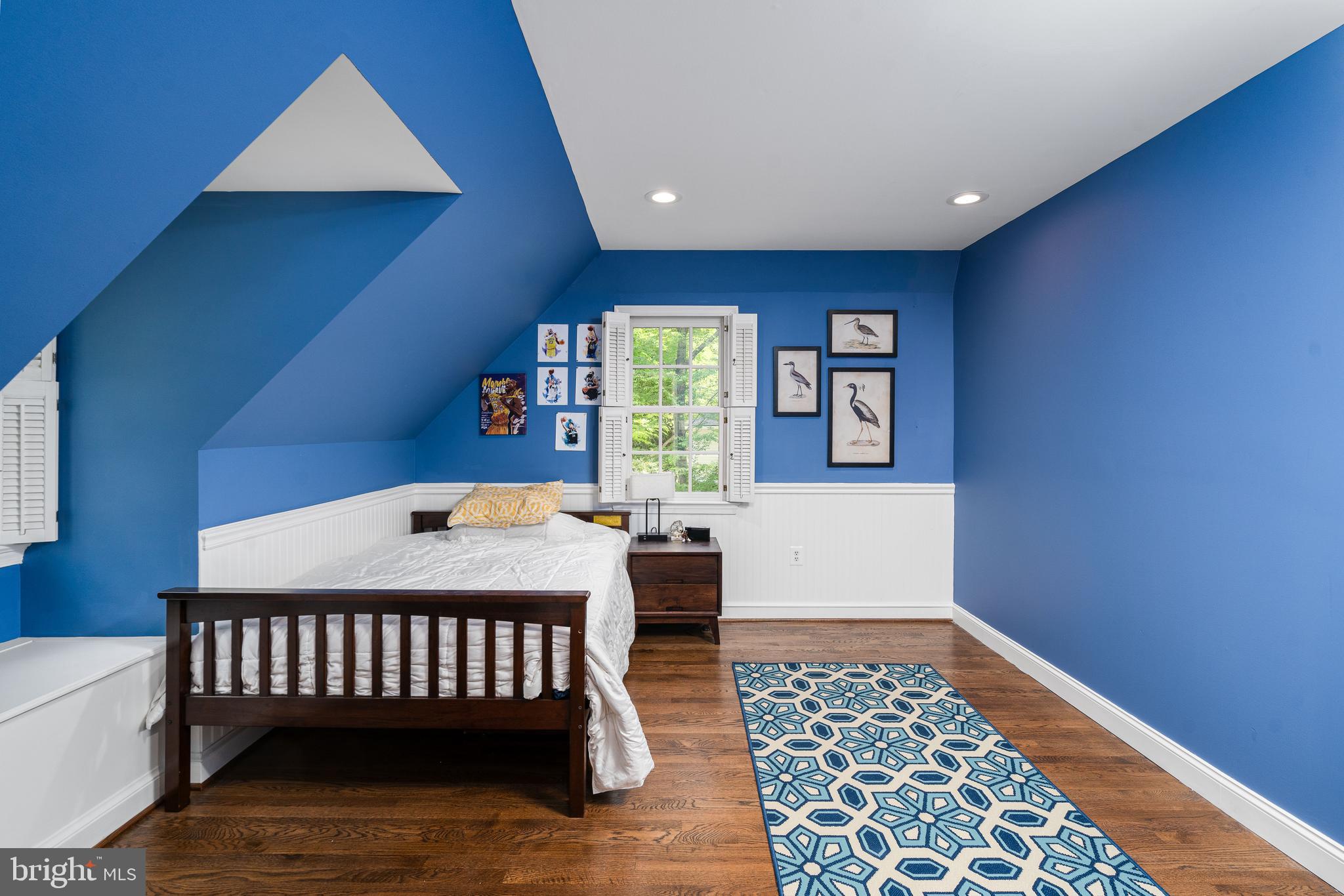 BRADLEY HILLS GROVE - Residential