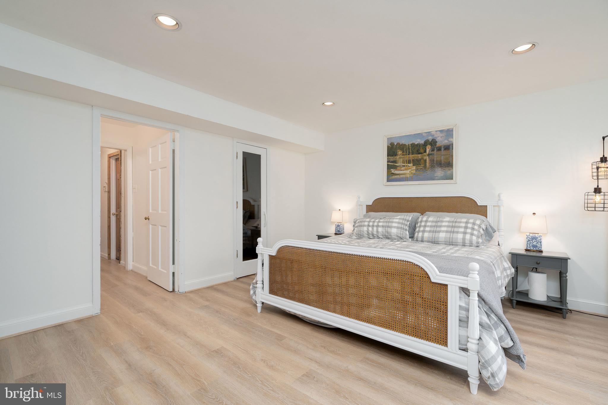 BRADLEY HILLS GROVE - Residential