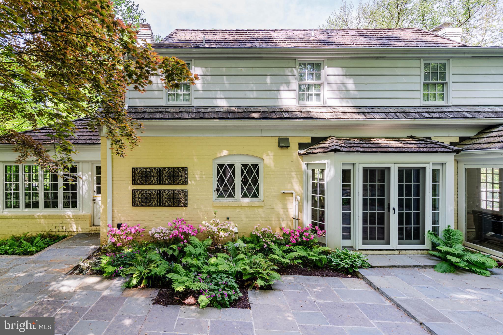 BRADLEY HILLS GROVE - Residential