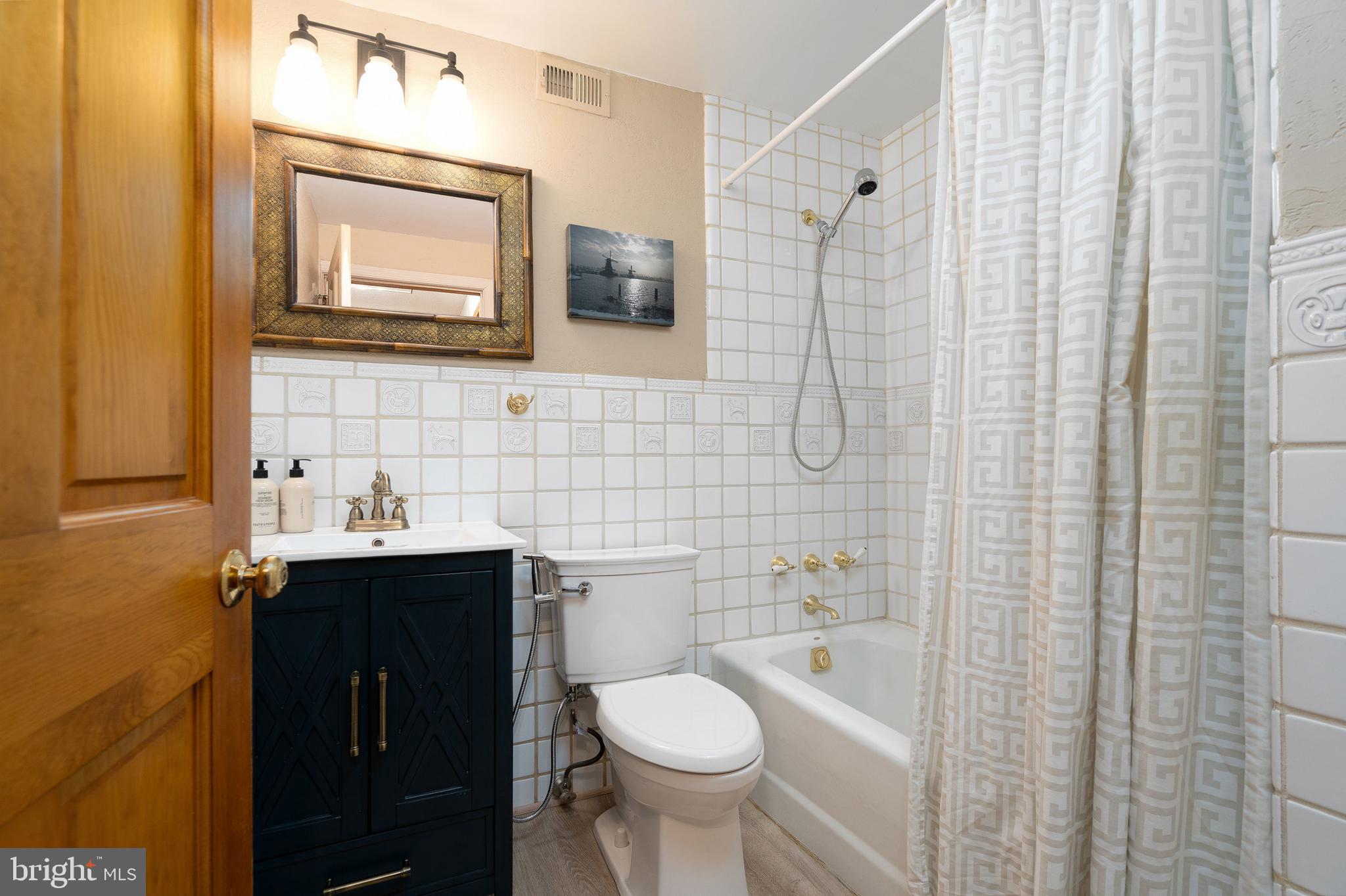 BRADLEY HILLS GROVE - Residential