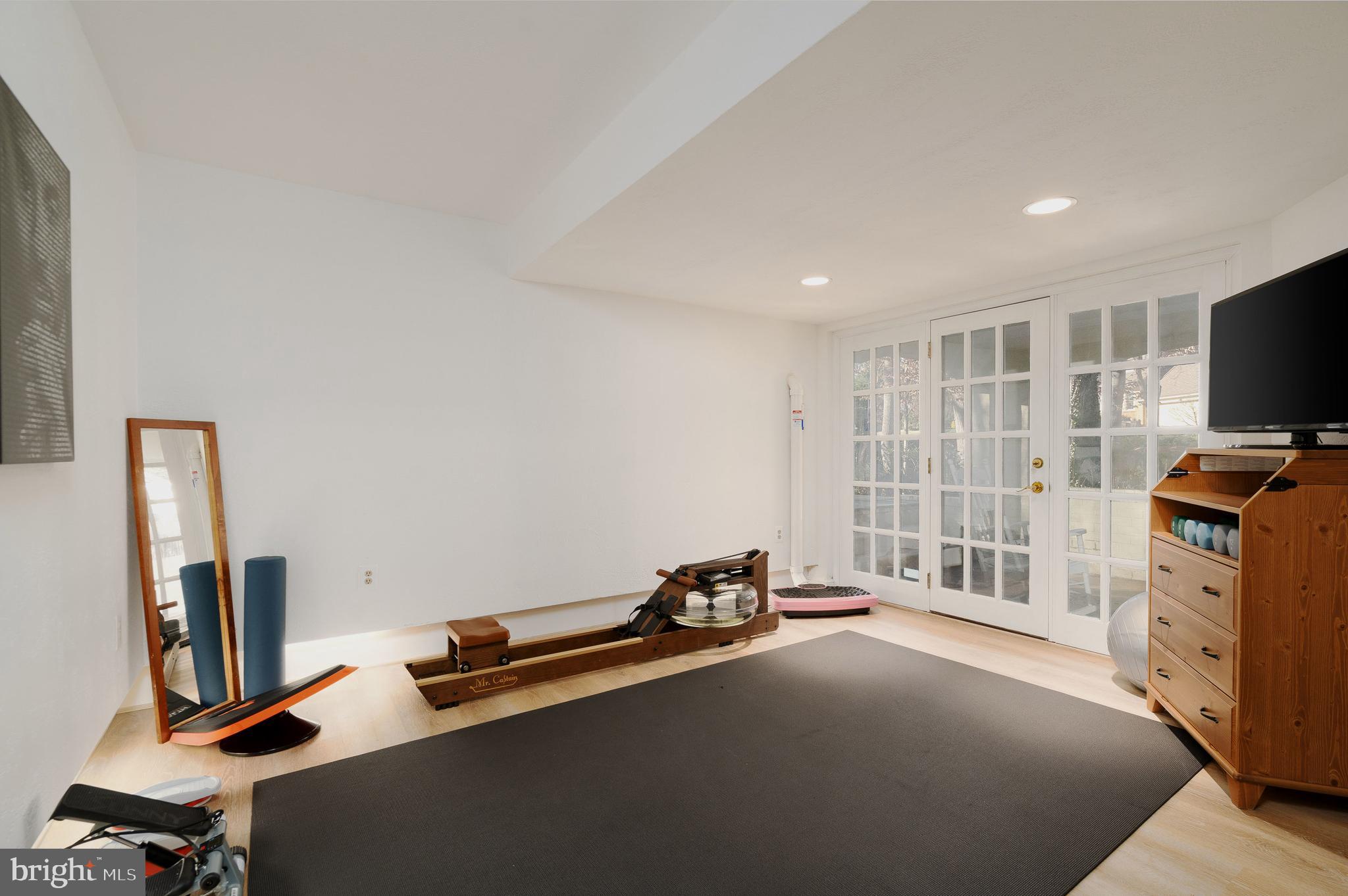 BRADLEY HILLS GROVE - Residential