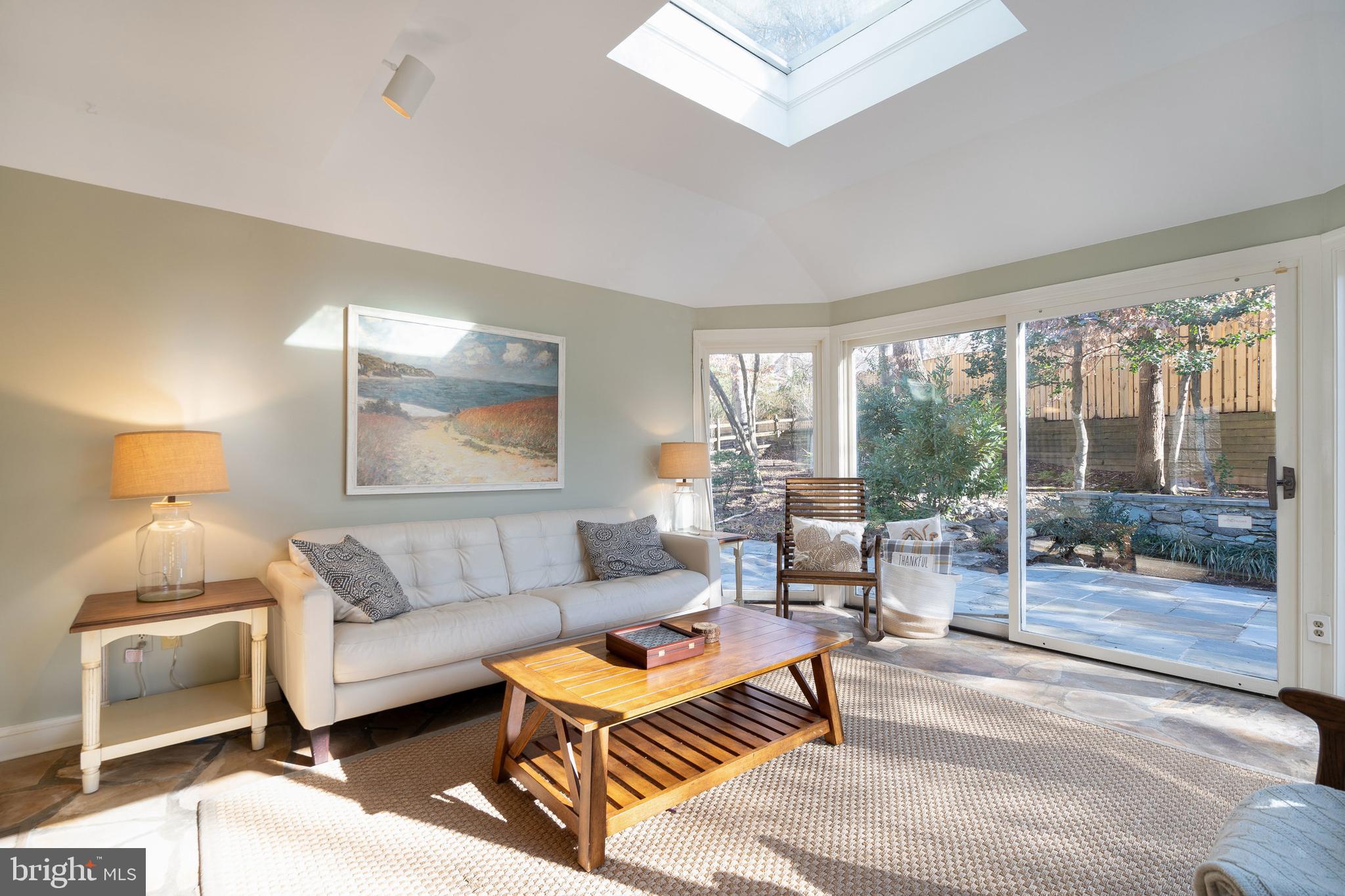 BRADLEY HILLS GROVE - Residential