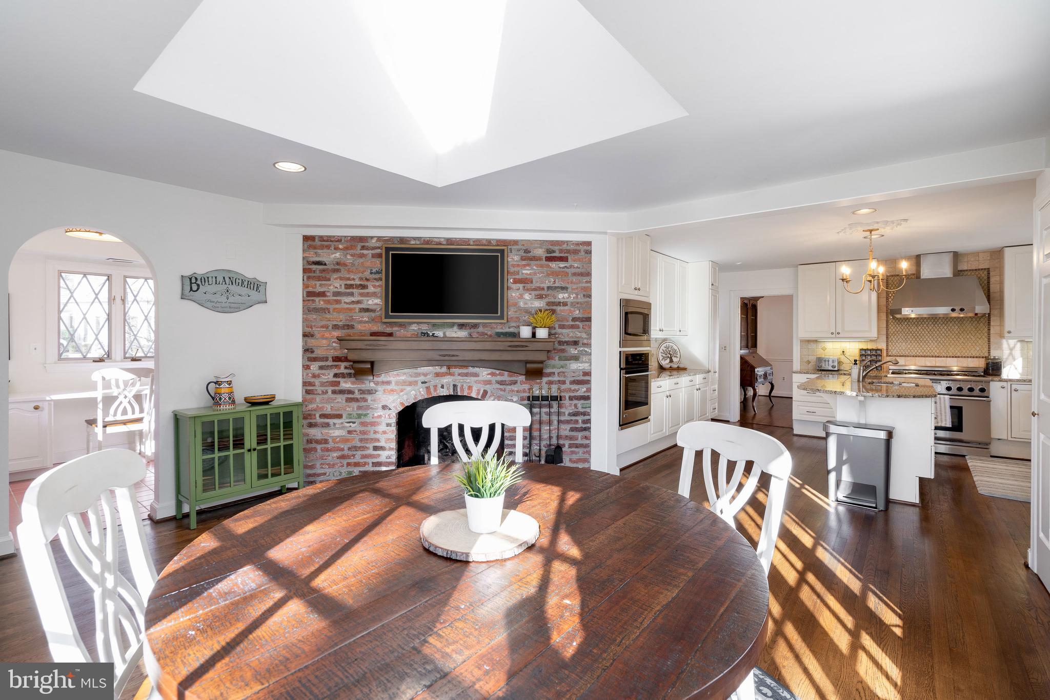 BRADLEY HILLS GROVE - Residential