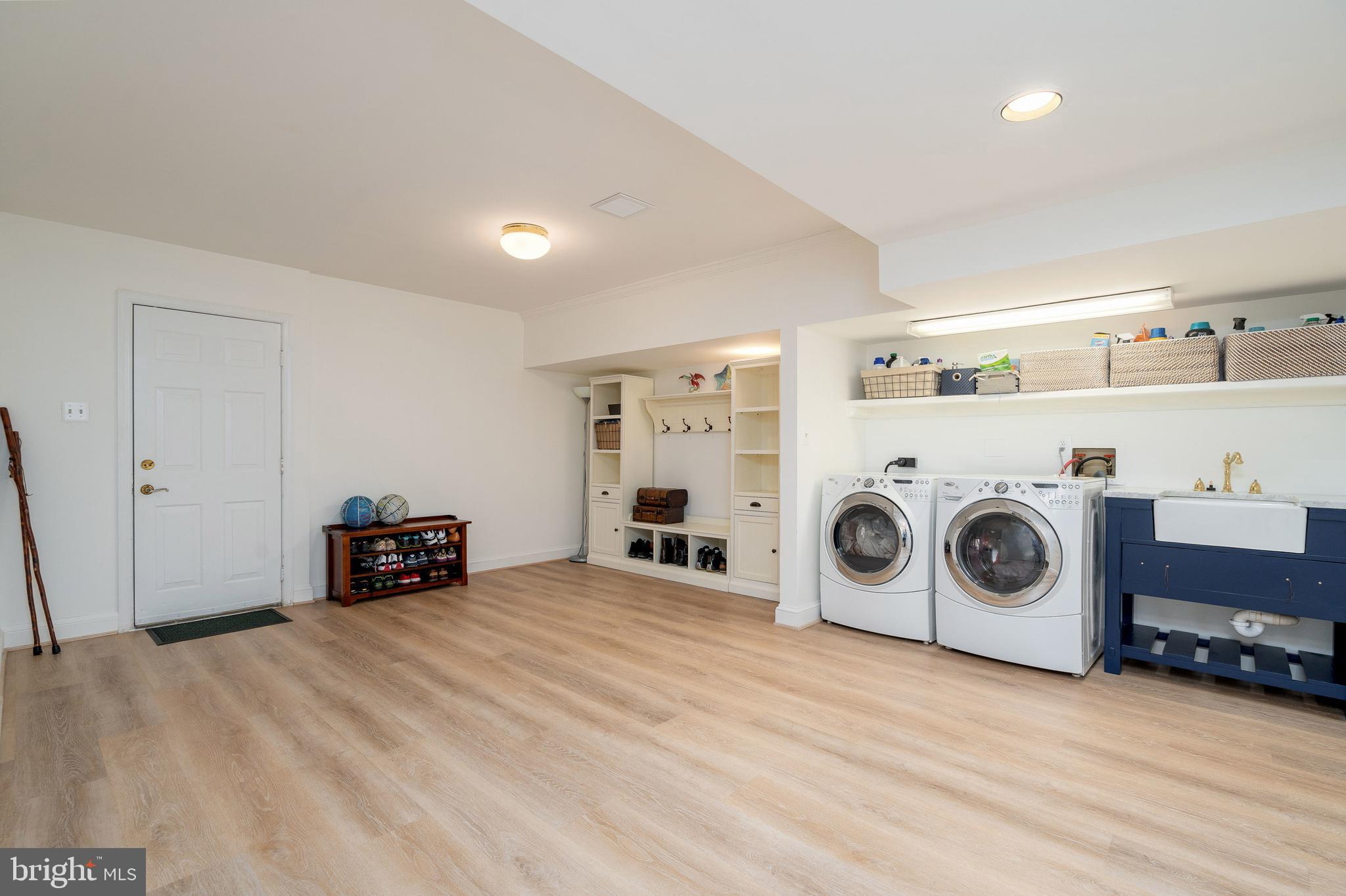 BRADLEY HILLS GROVE - Residential