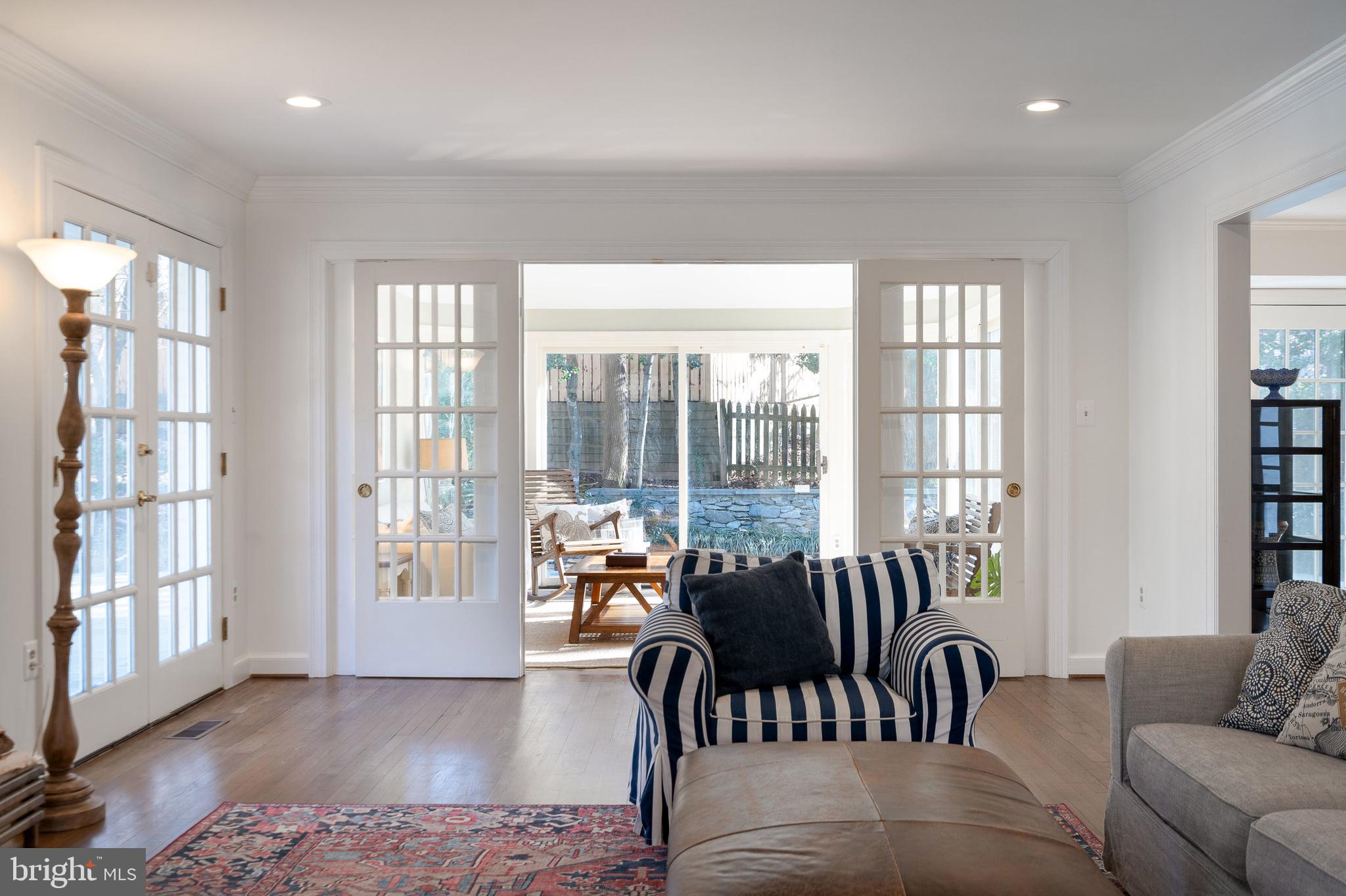 BRADLEY HILLS GROVE - Residential