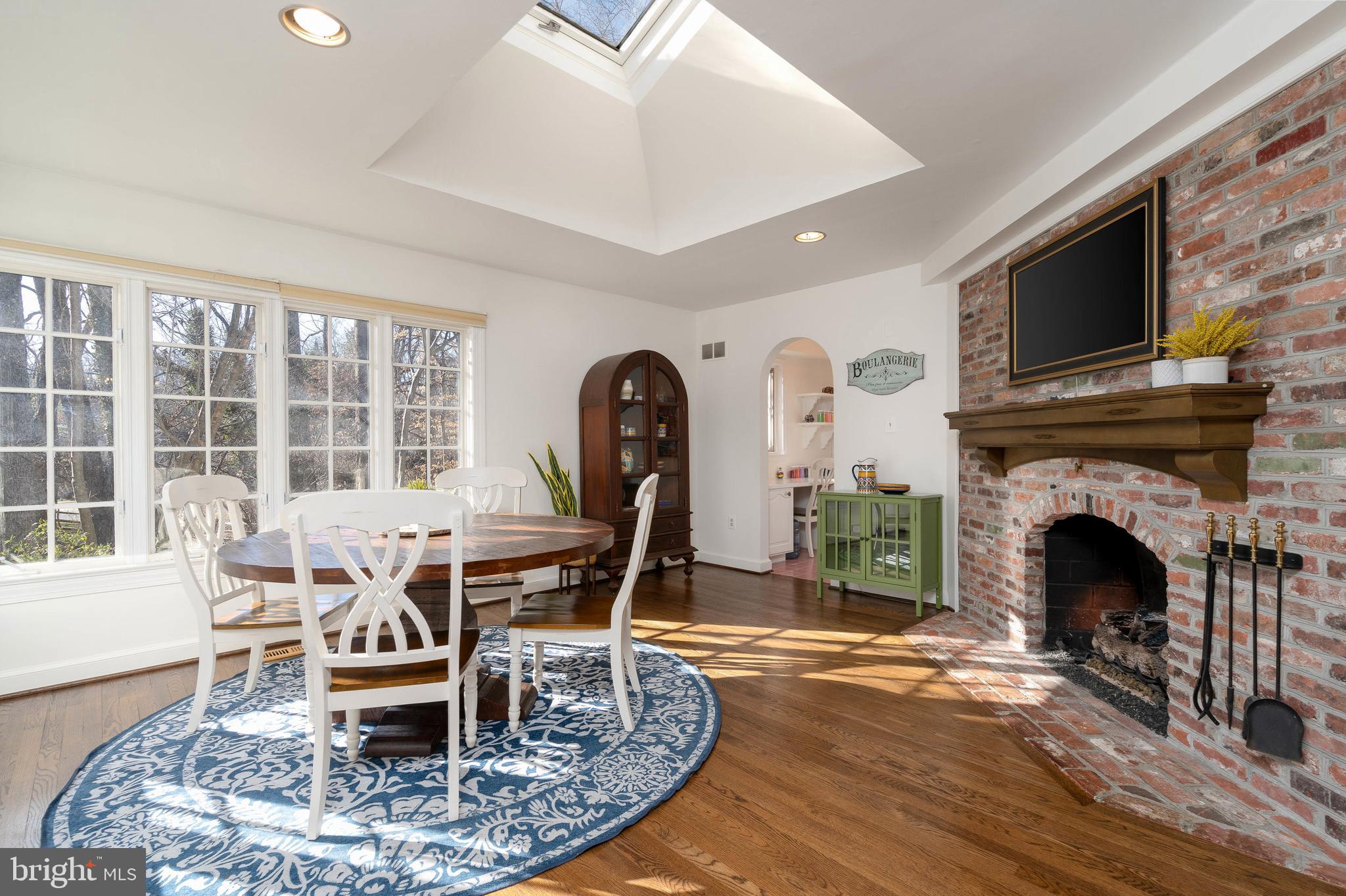 BRADLEY HILLS GROVE - Residential