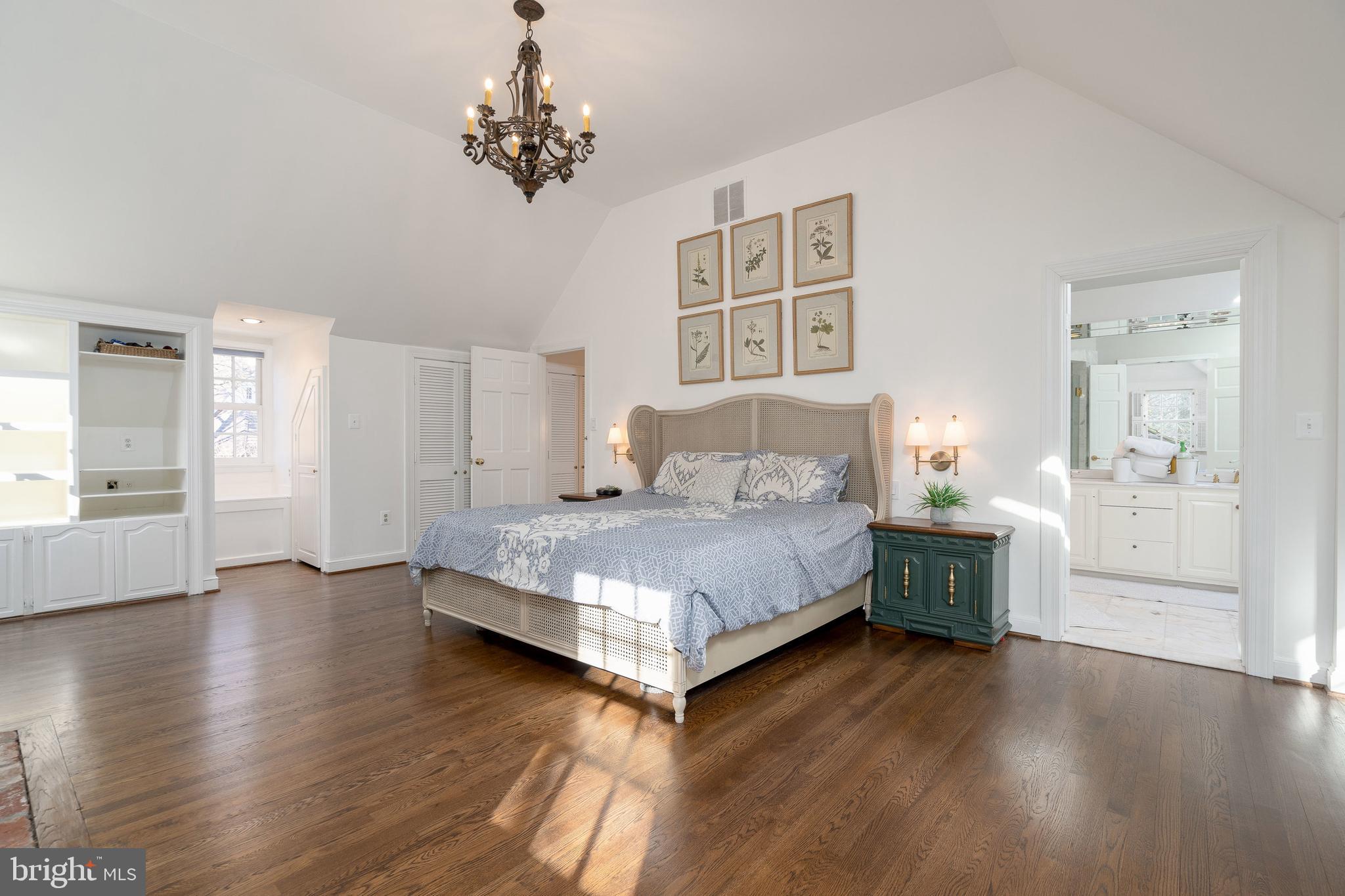 BRADLEY HILLS GROVE - Residential