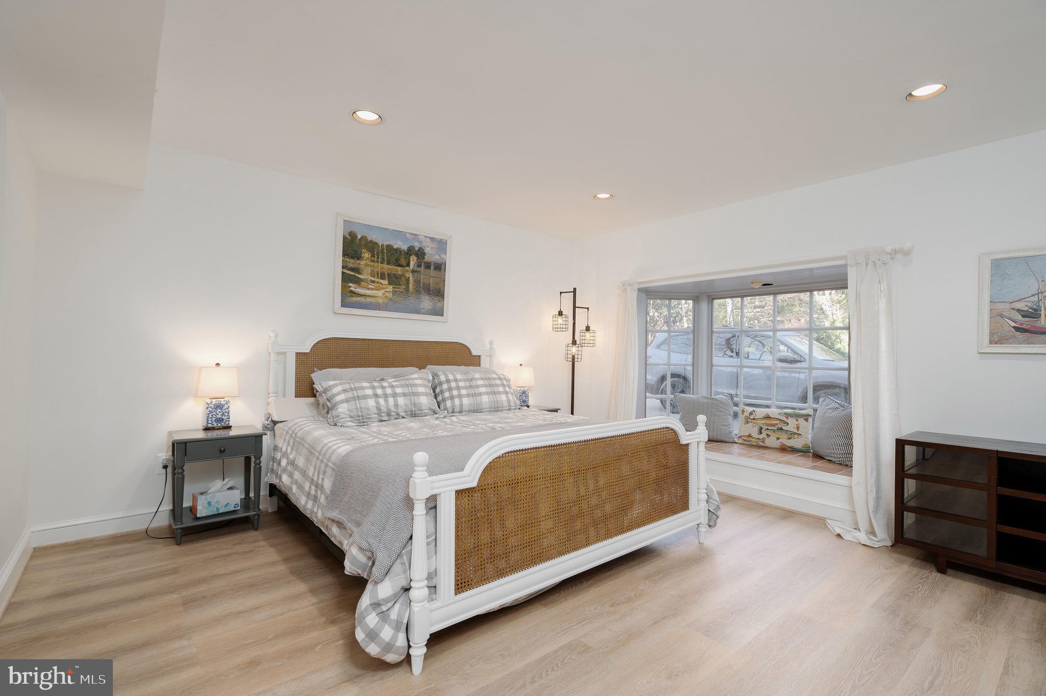 BRADLEY HILLS GROVE - Residential