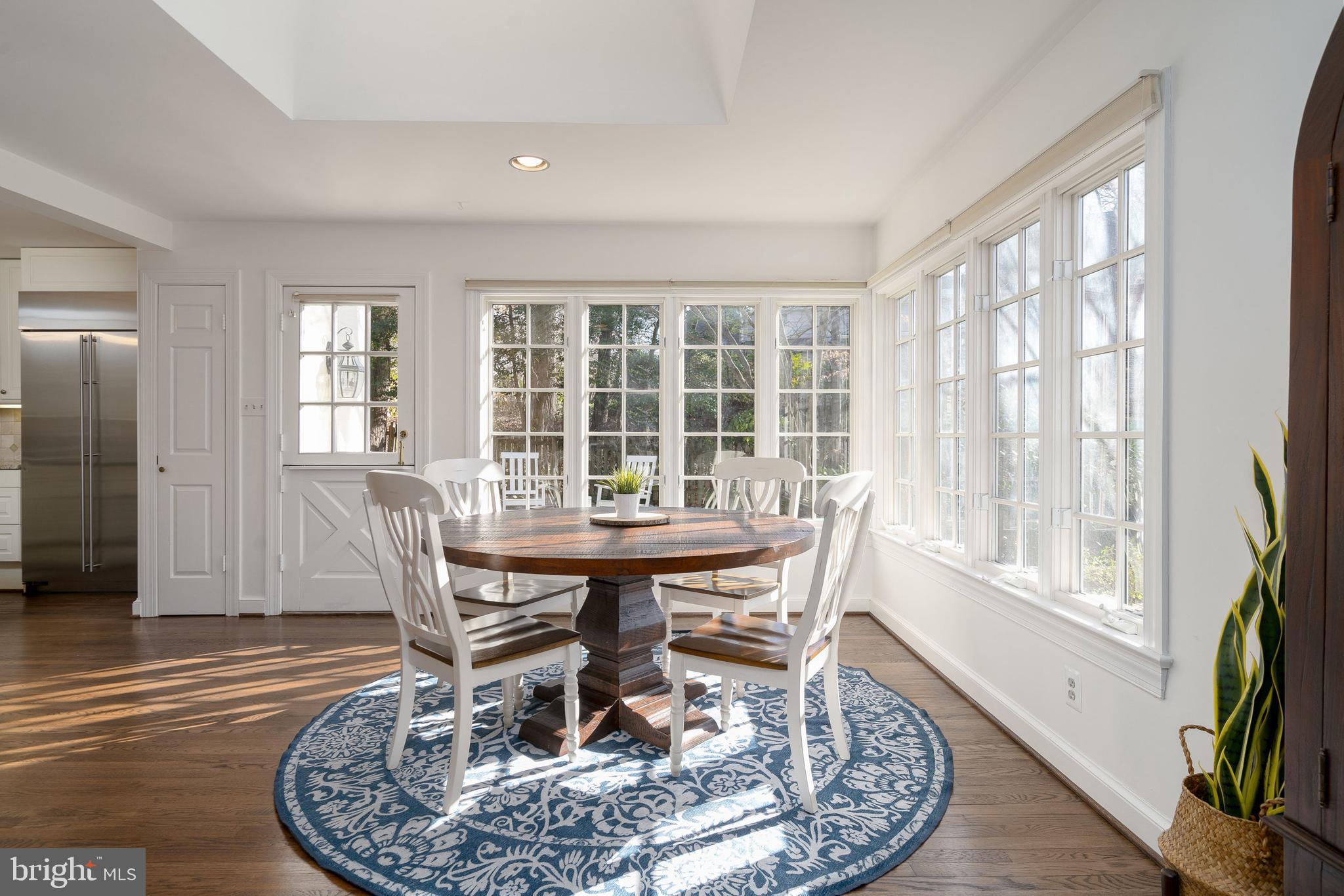 BRADLEY HILLS GROVE - Residential