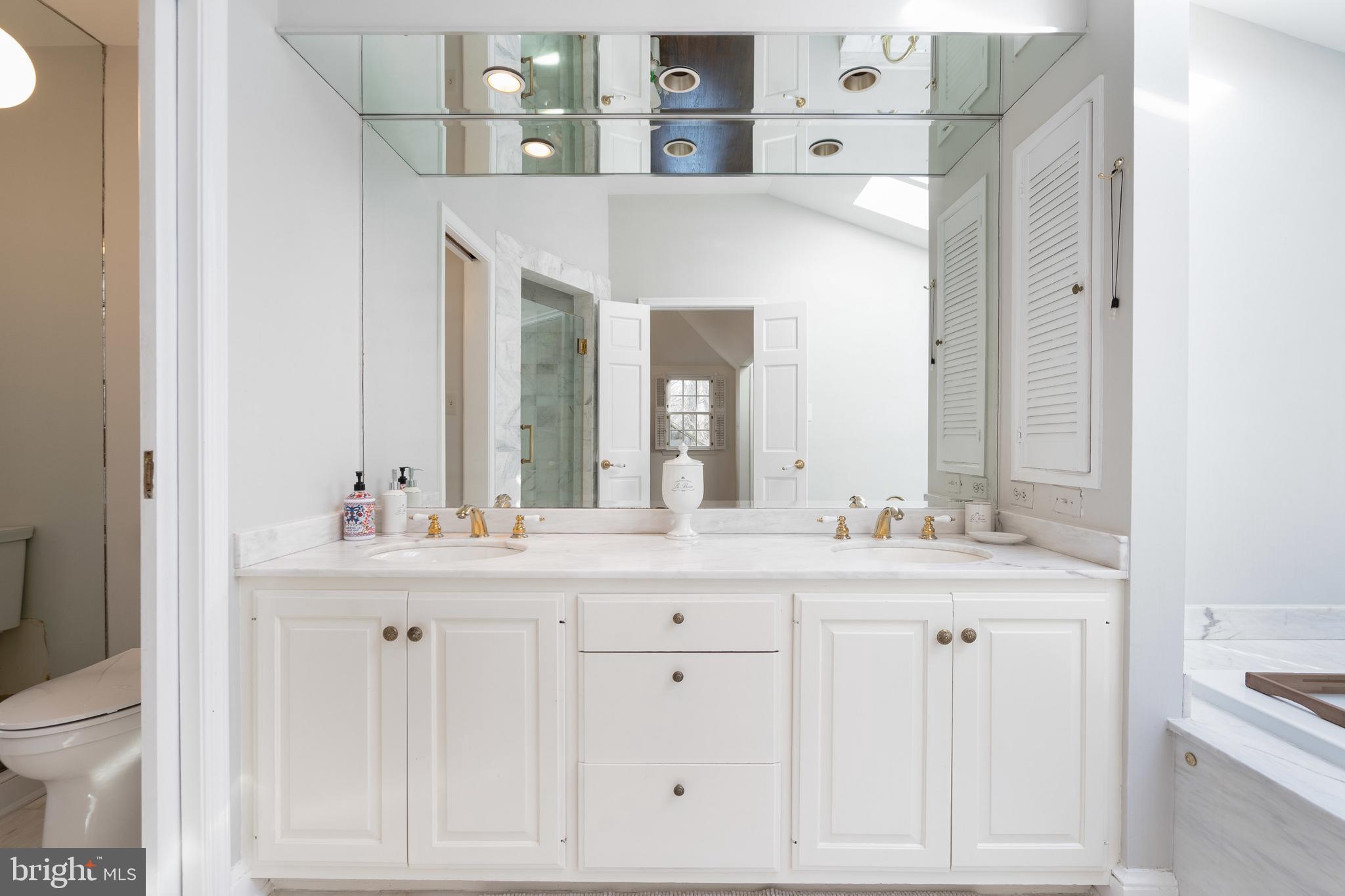 BRADLEY HILLS GROVE - Residential