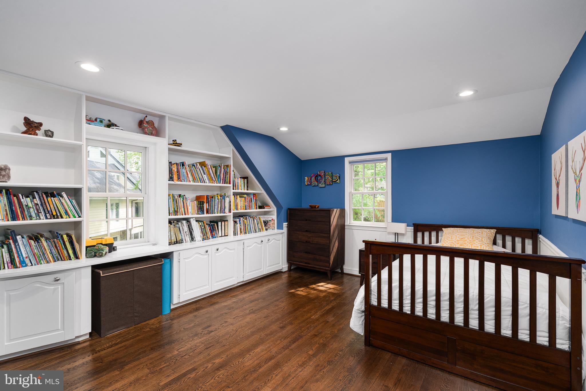 BRADLEY HILLS GROVE - Residential