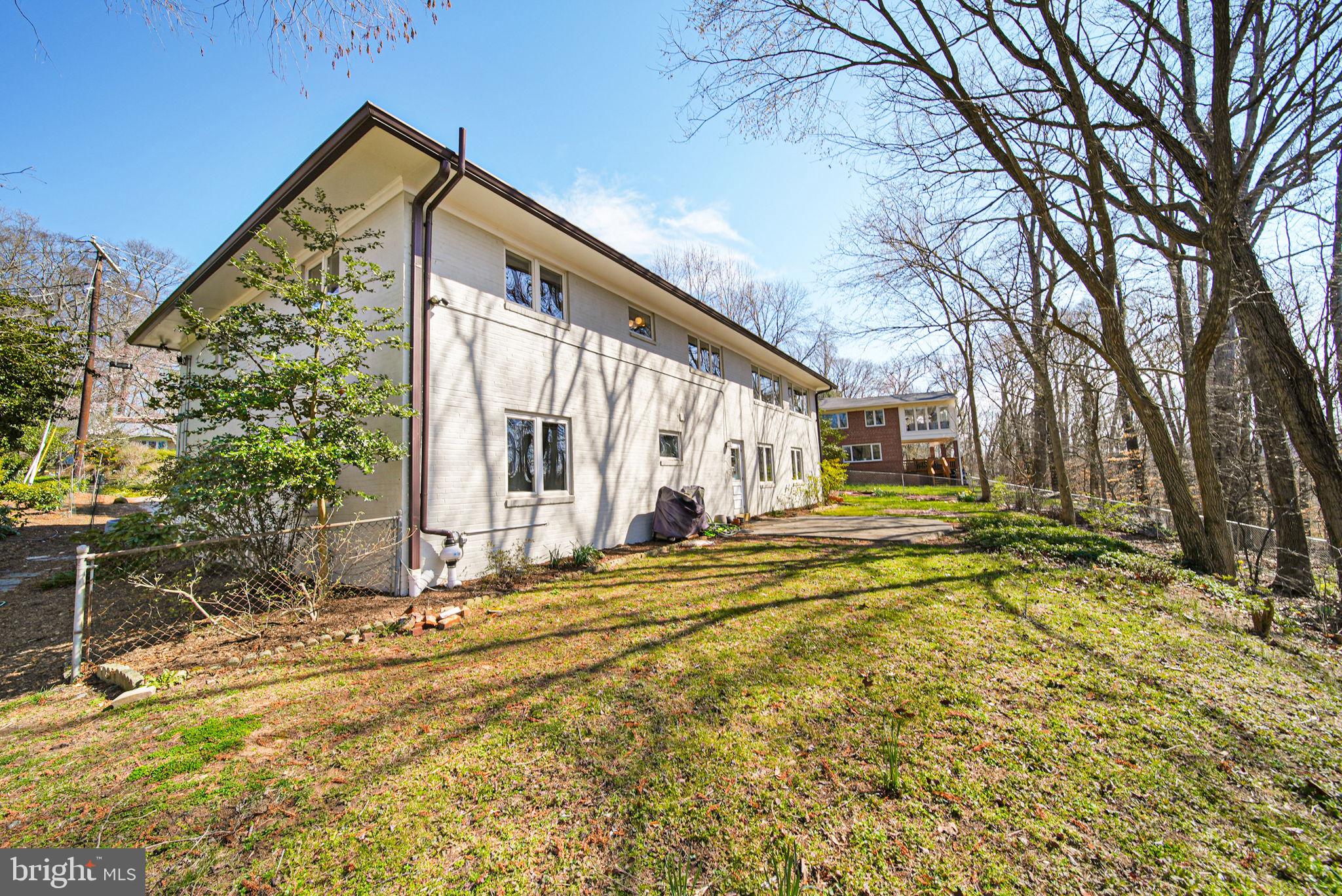 TULIP HILL - Residential