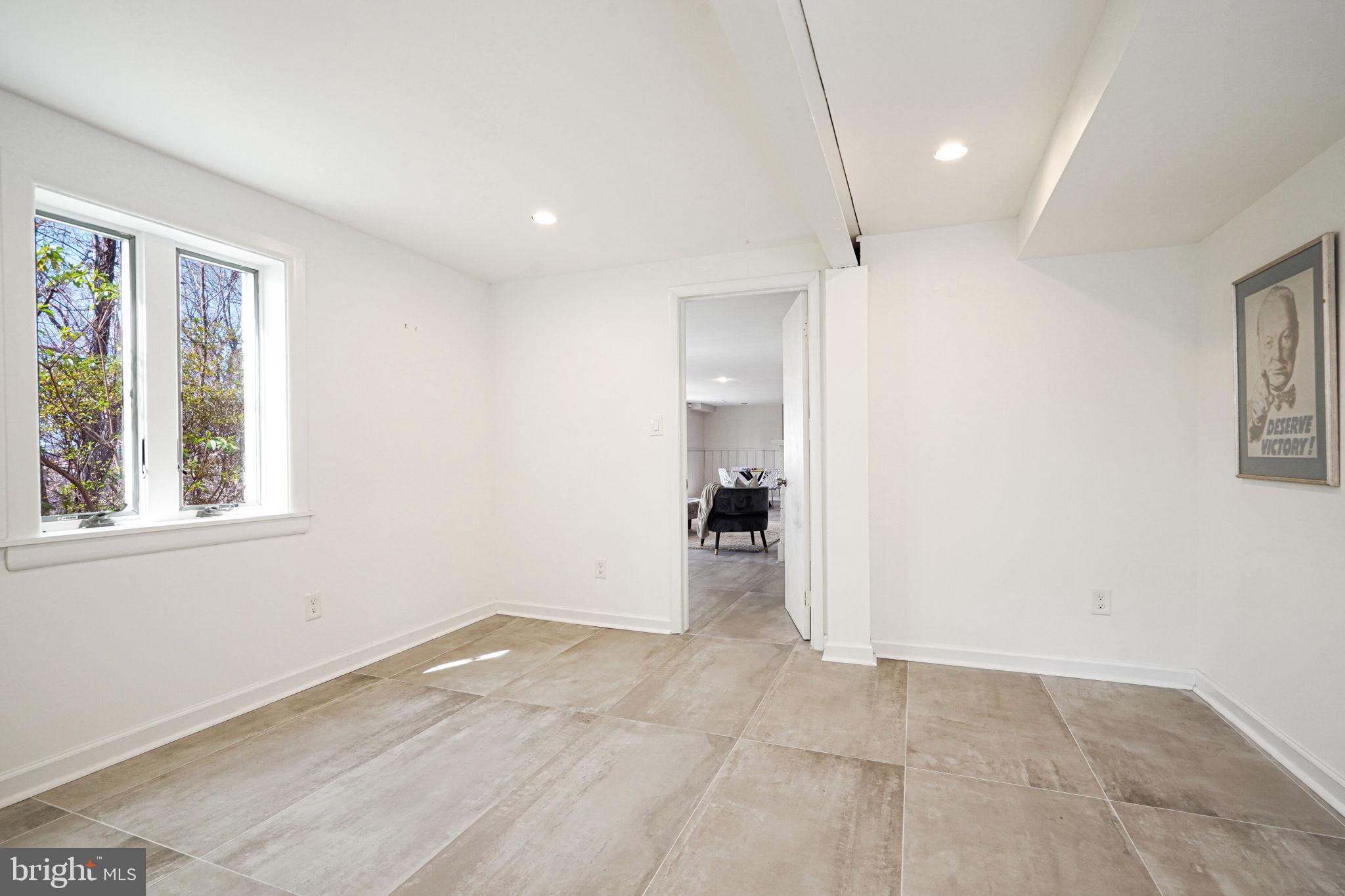 TULIP HILL - Residential