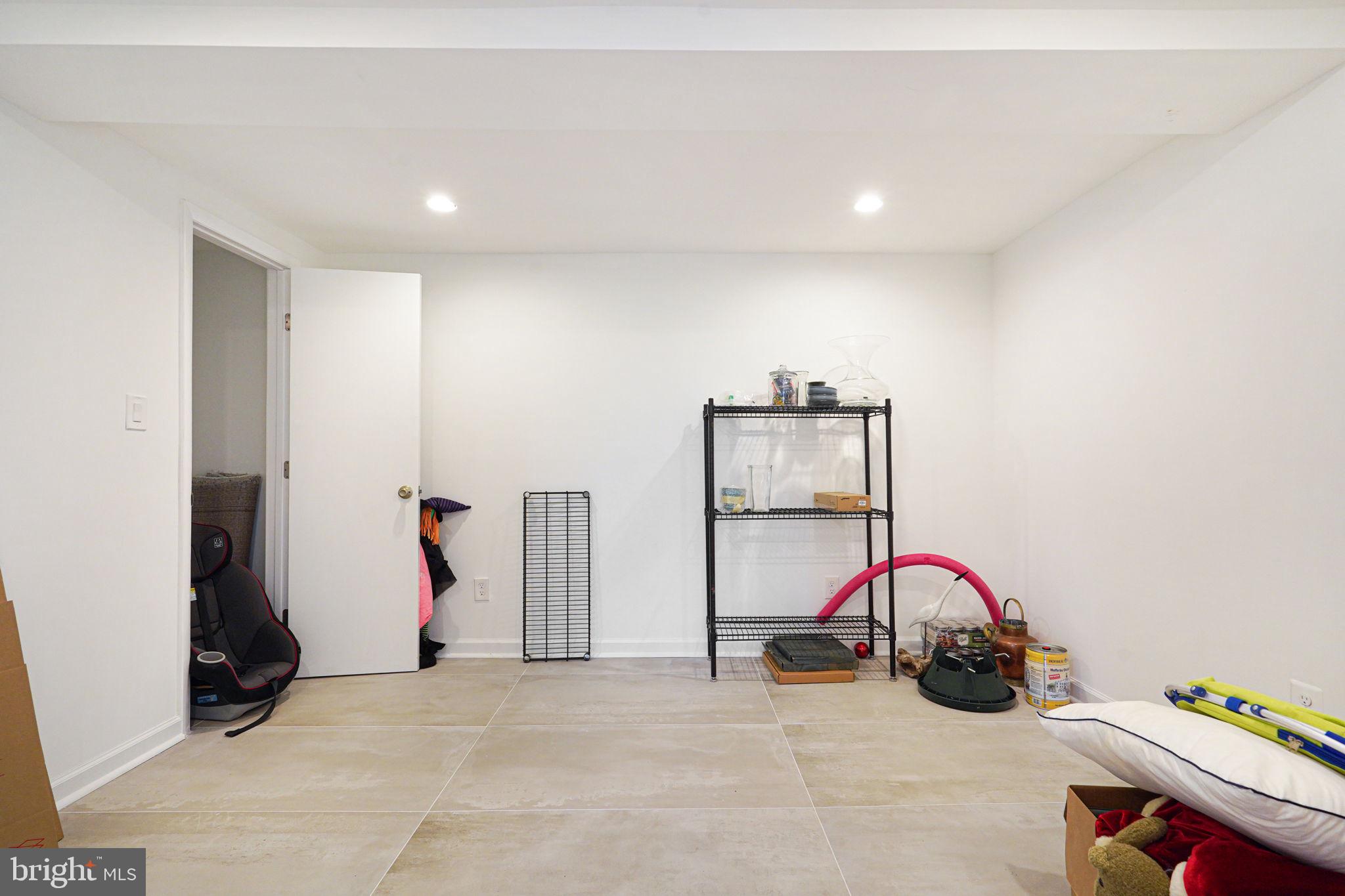 TULIP HILL - Residential