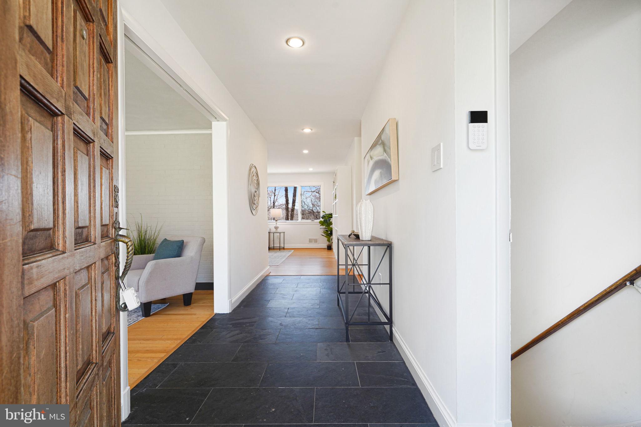 TULIP HILL - Residential