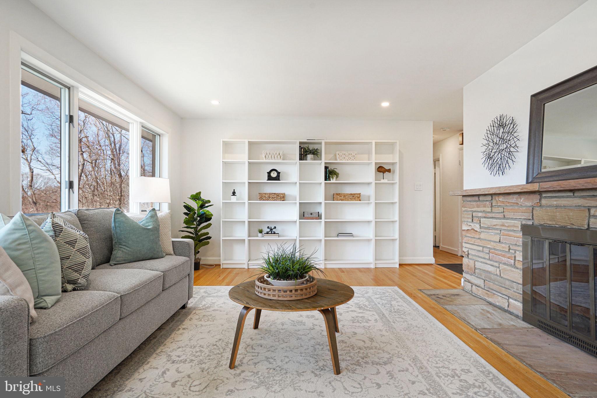 TULIP HILL - Residential