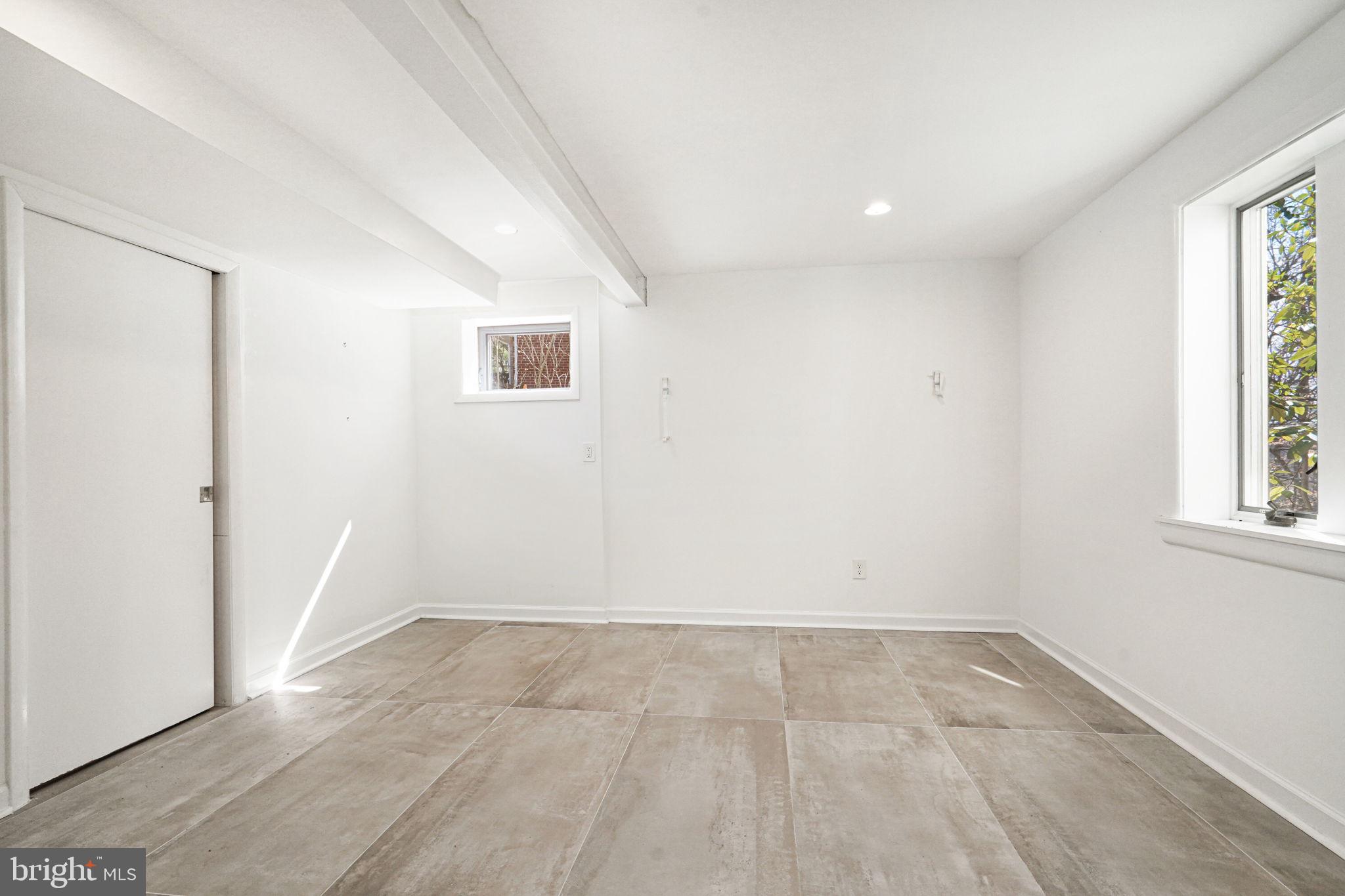 TULIP HILL - Residential