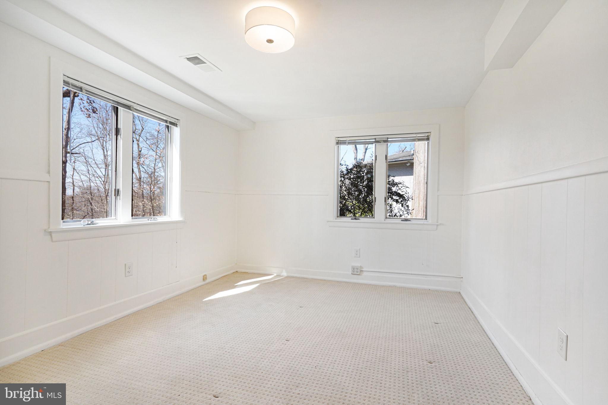 TULIP HILL - Residential