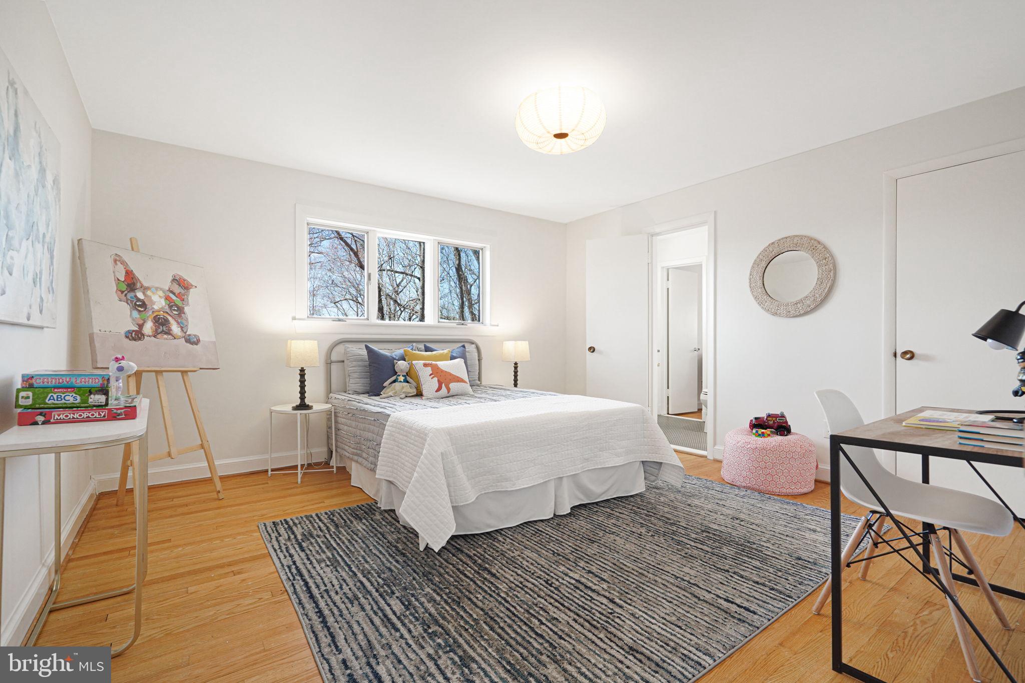 TULIP HILL - Residential