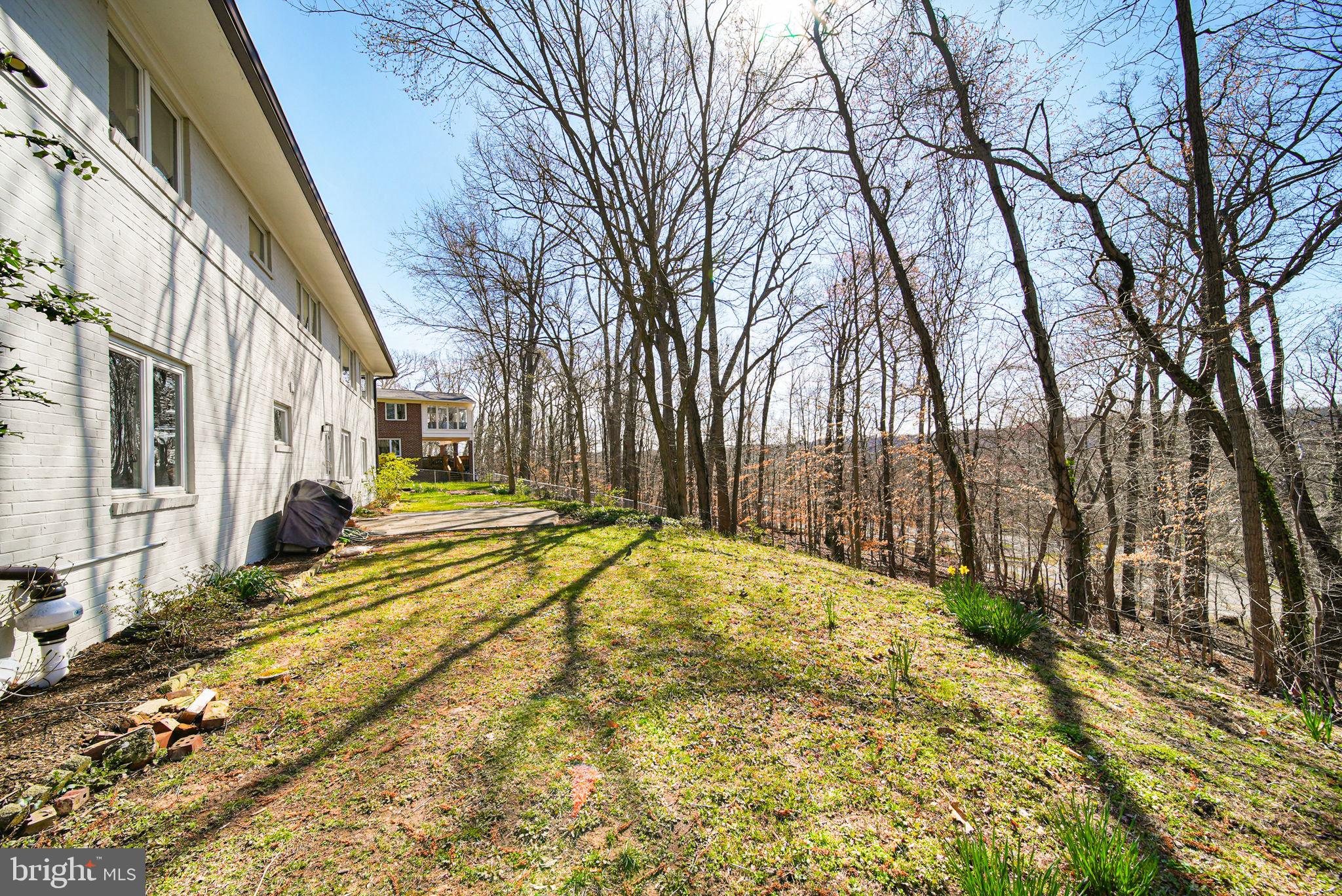 TULIP HILL - Residential