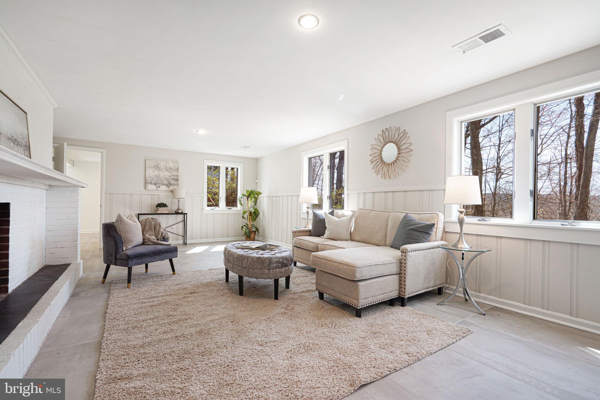 TULIP HILL - Residential