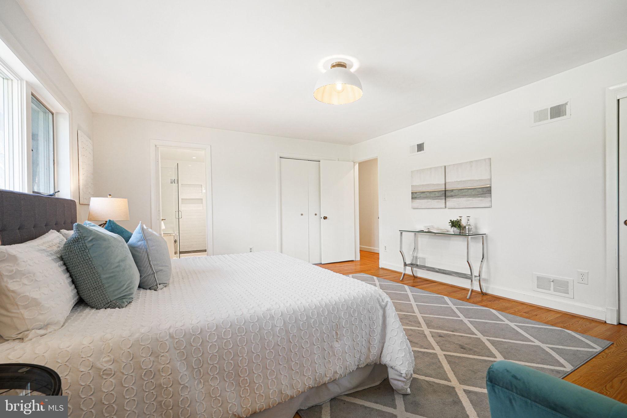 TULIP HILL - Residential