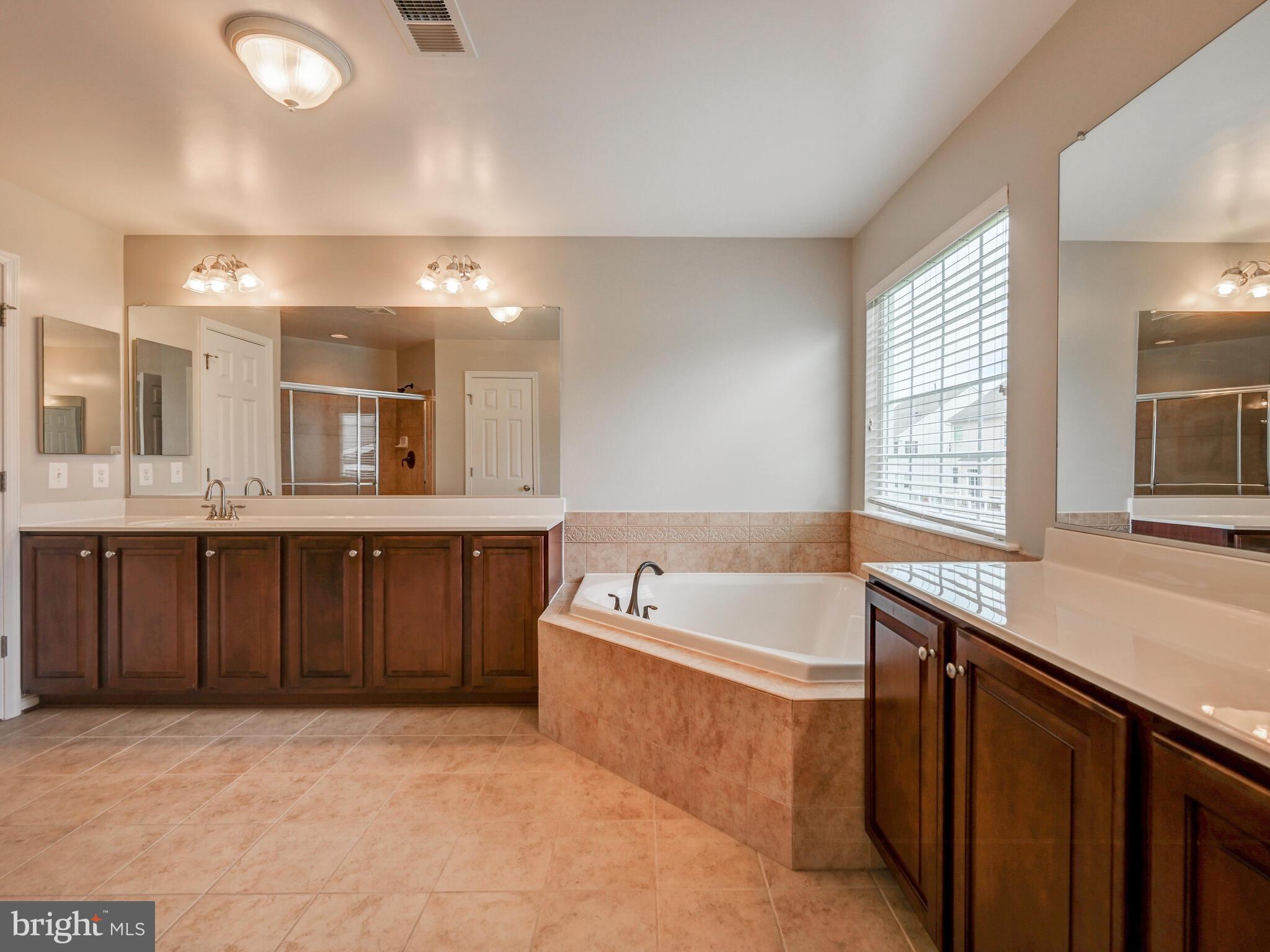 THE PARKE AT MOUNT WASHINGTON - Residential Lease