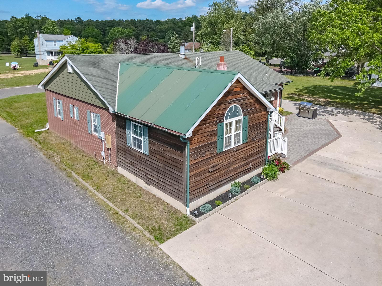 329 LAKEDALE ROAD