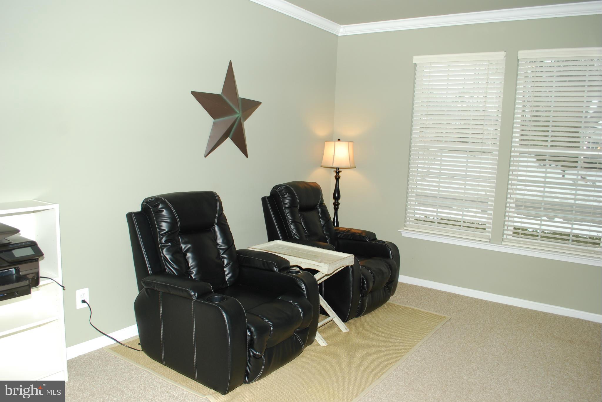 FOUR SEASONS - Residential