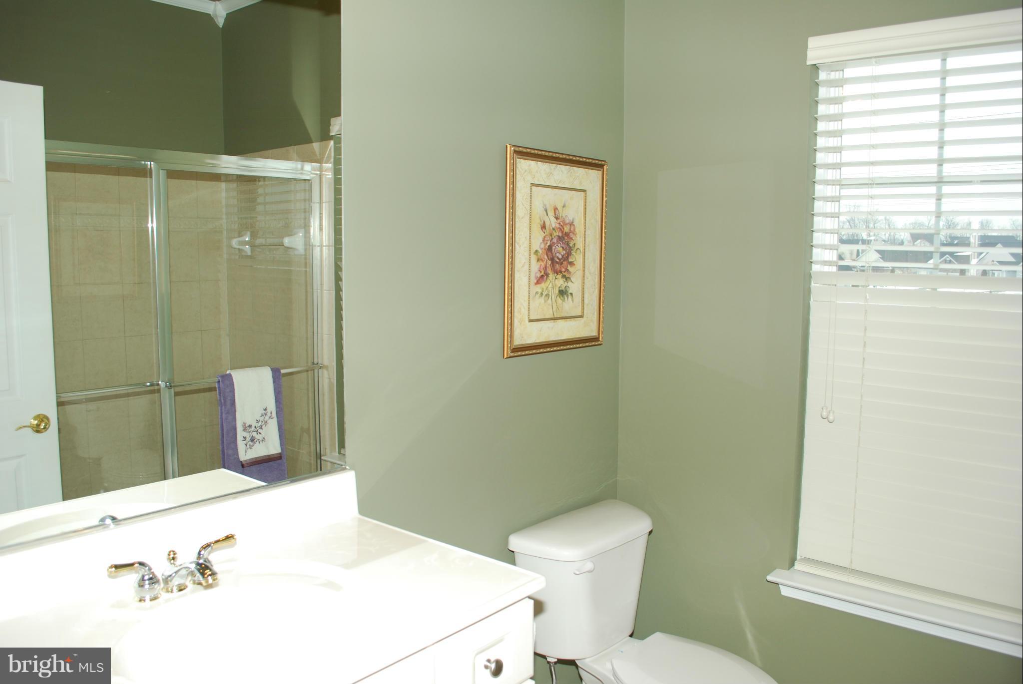 FOUR SEASONS - Residential