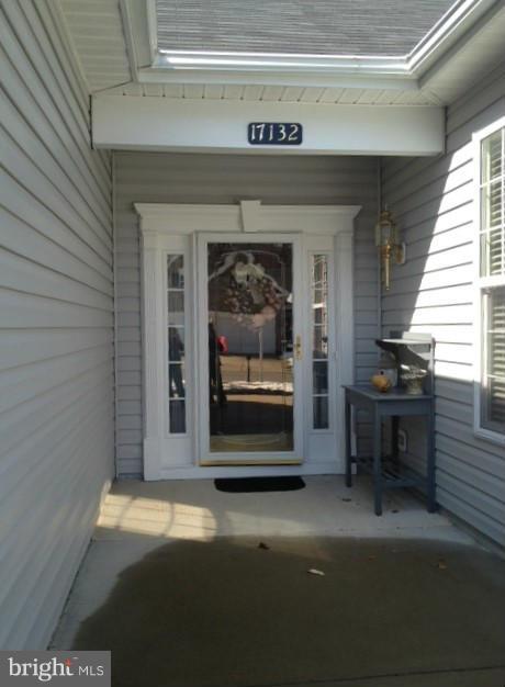 FOUR SEASONS - Residential