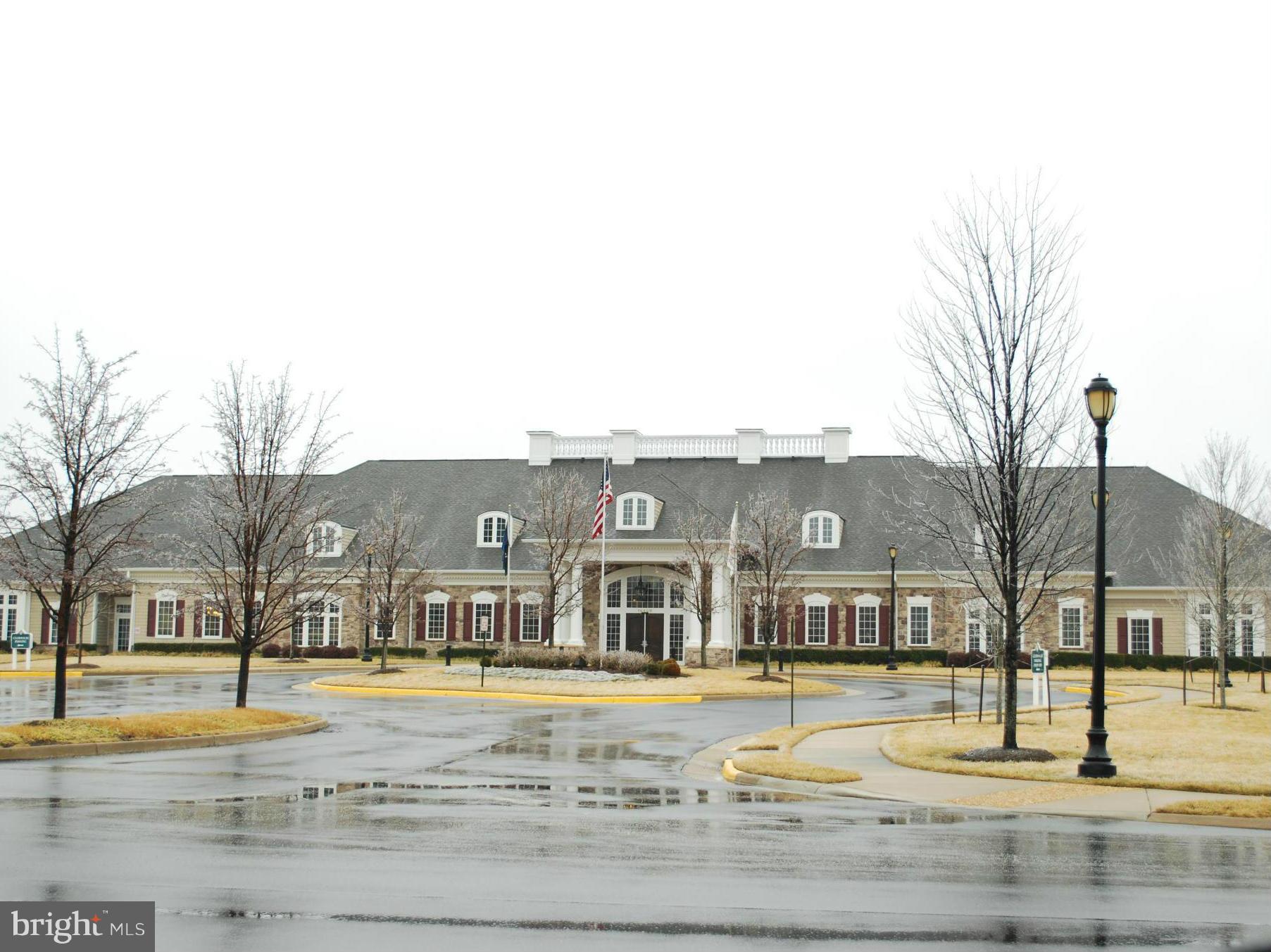 FOUR SEASONS - Residential