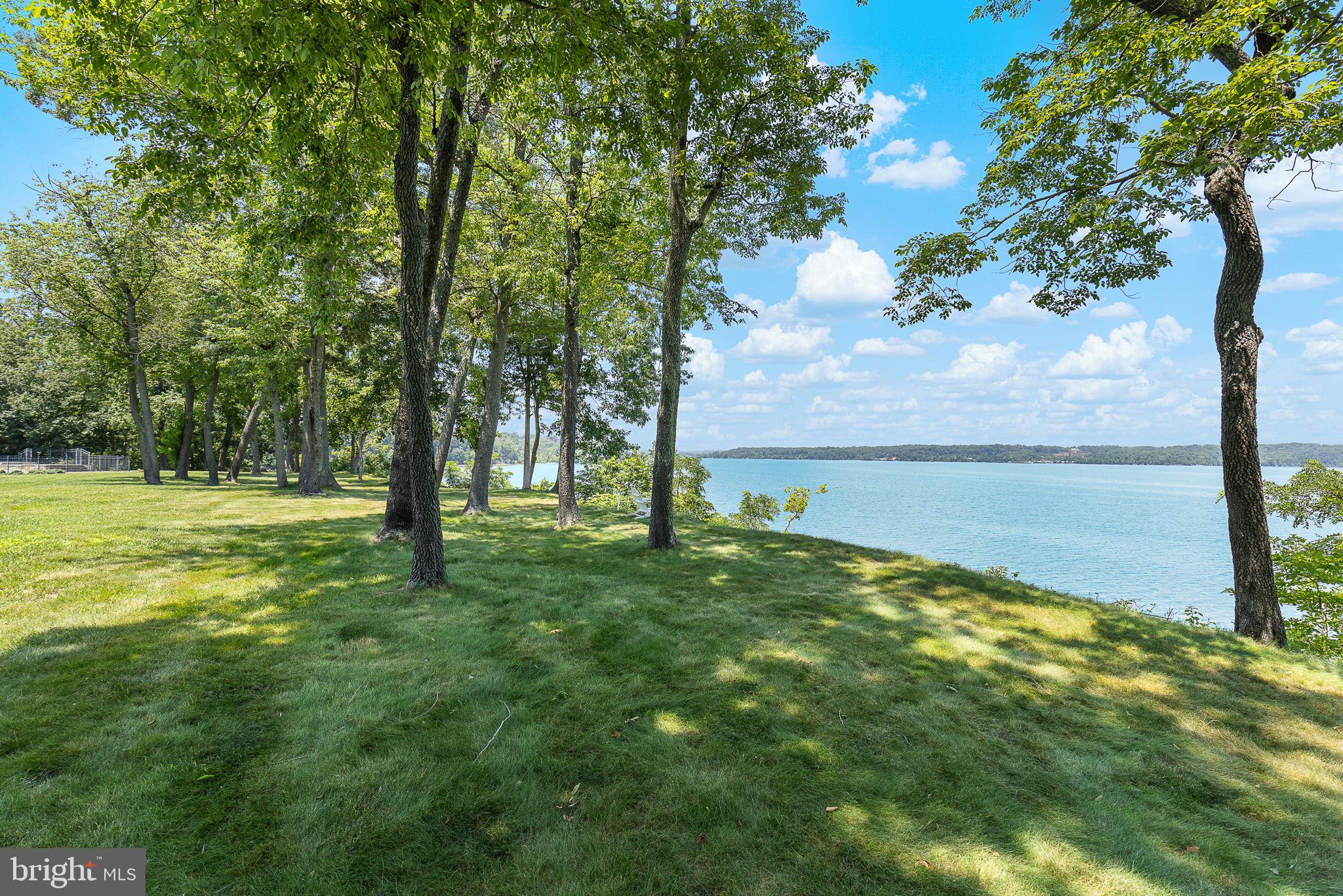 STONE MANOR - Residential