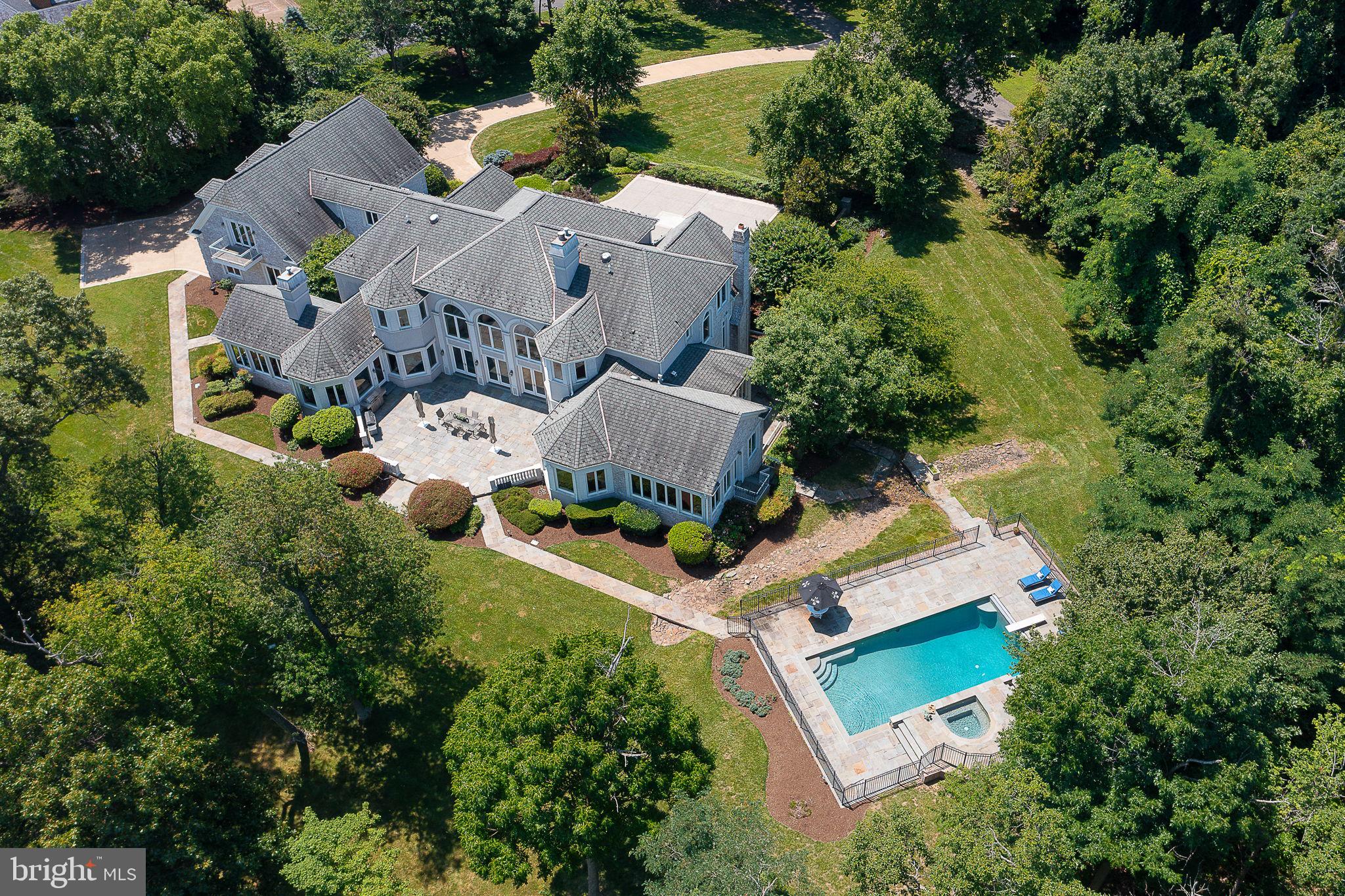 STONE MANOR - Residential