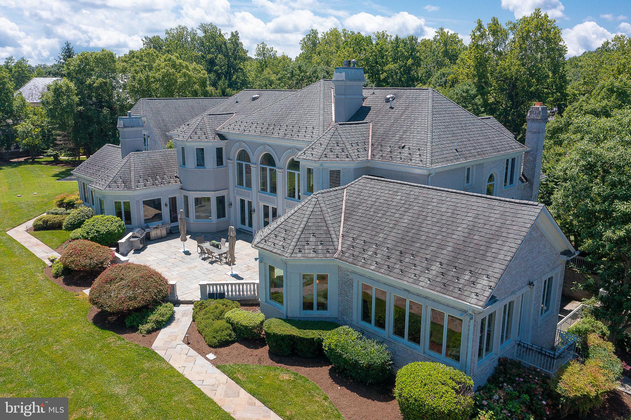 STONE MANOR - Residential