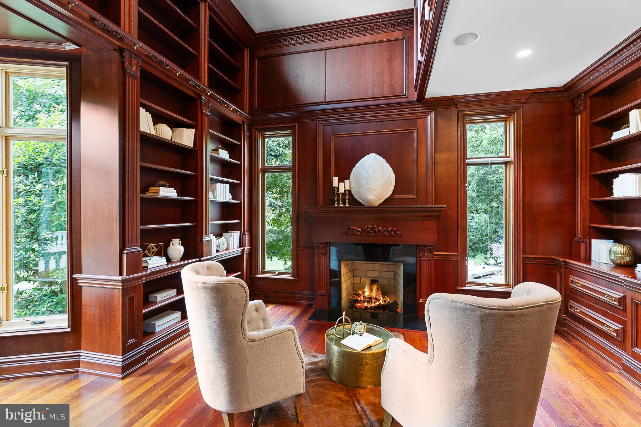 STONE MANOR - Residential