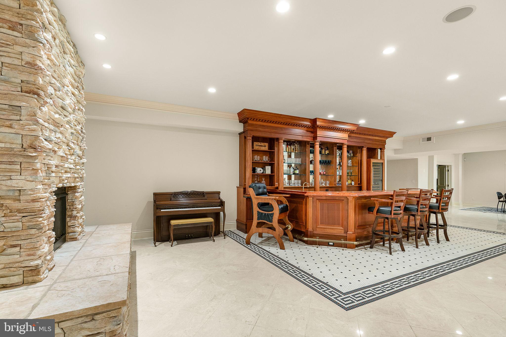 STONE MANOR - Residential