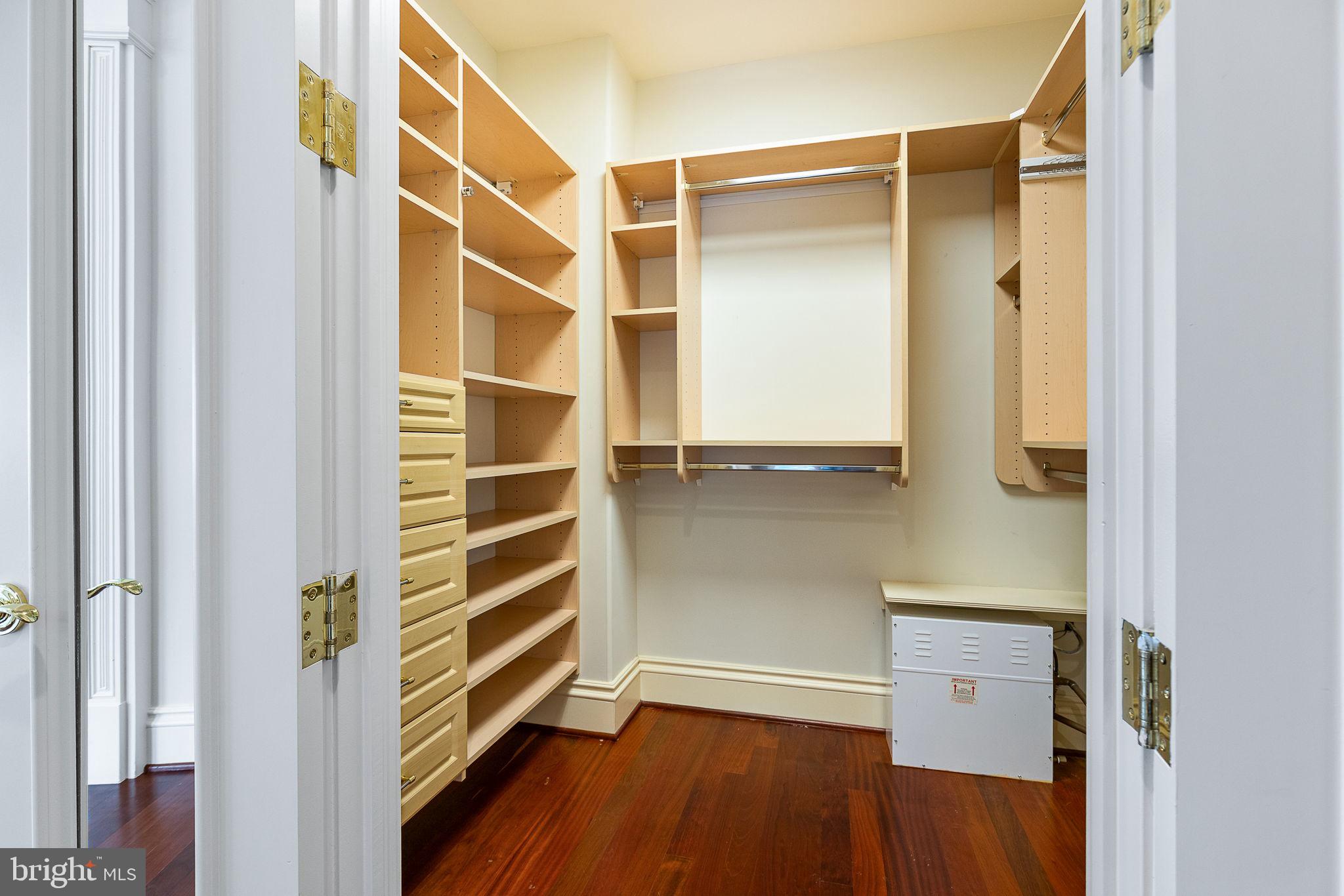 STONE MANOR - Residential