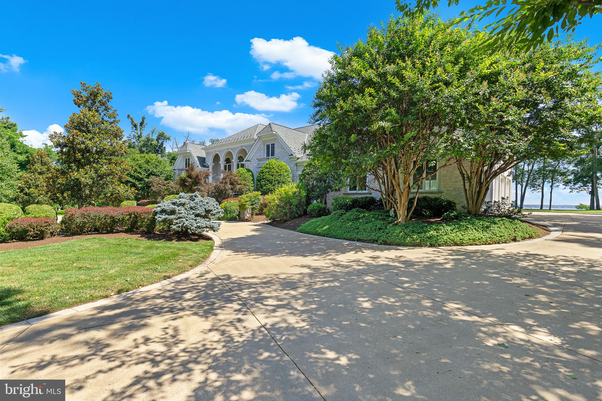 STONE MANOR - Residential