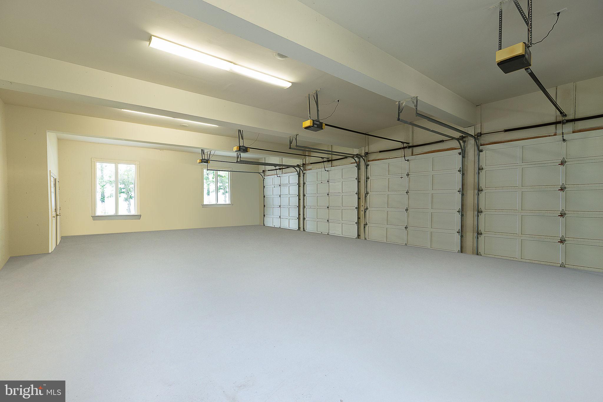 STONE MANOR - Residential