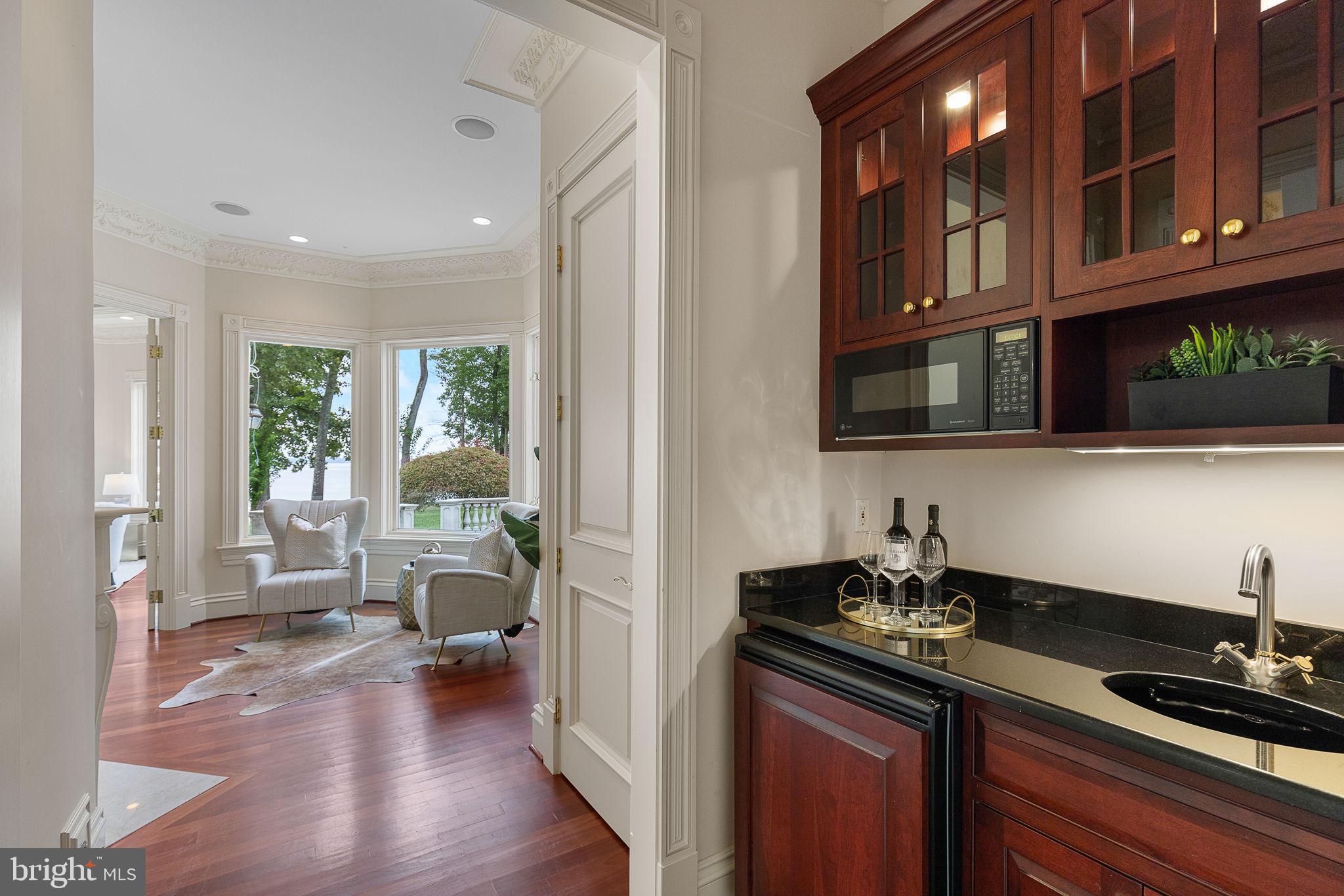 STONE MANOR - Residential