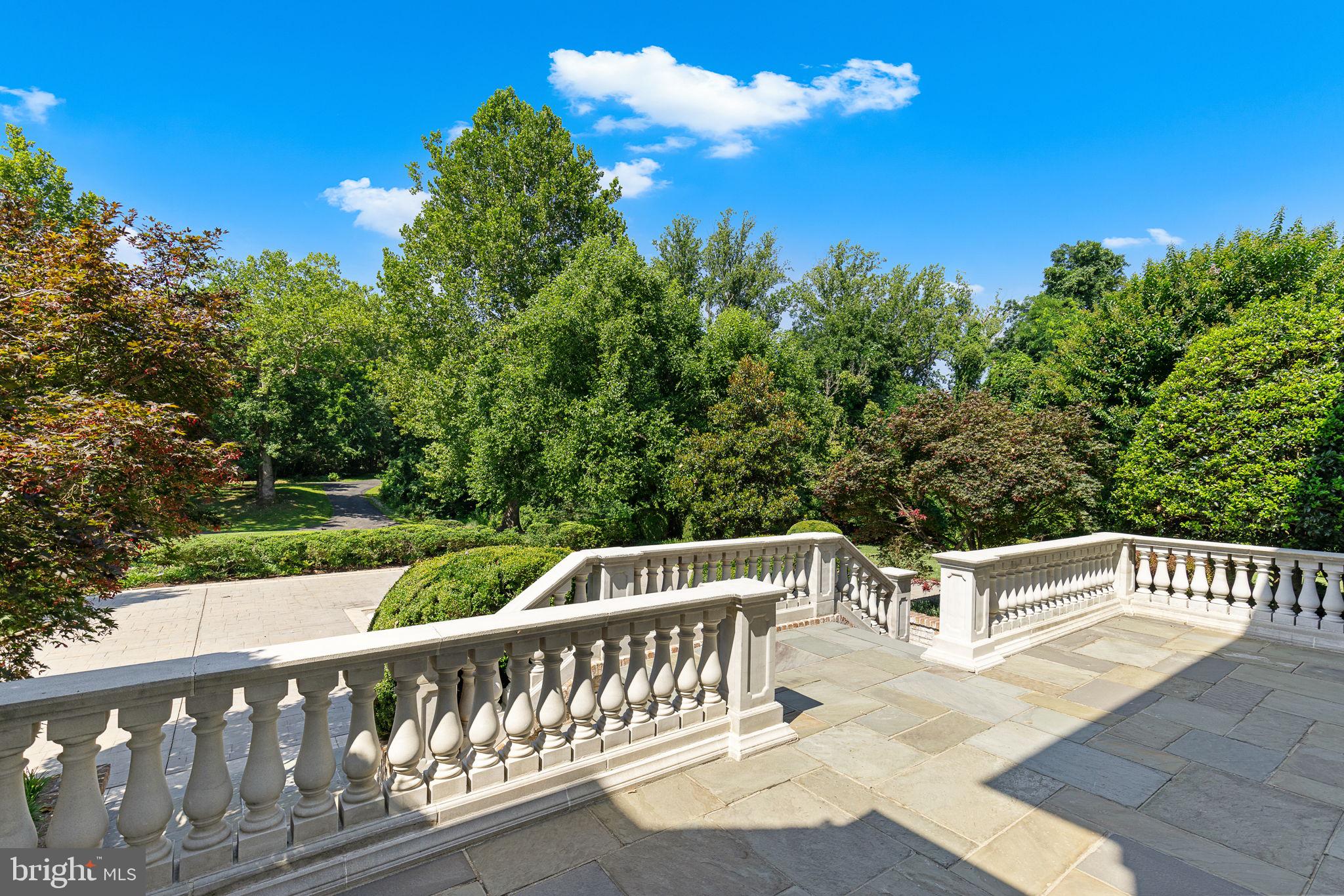 STONE MANOR - Residential