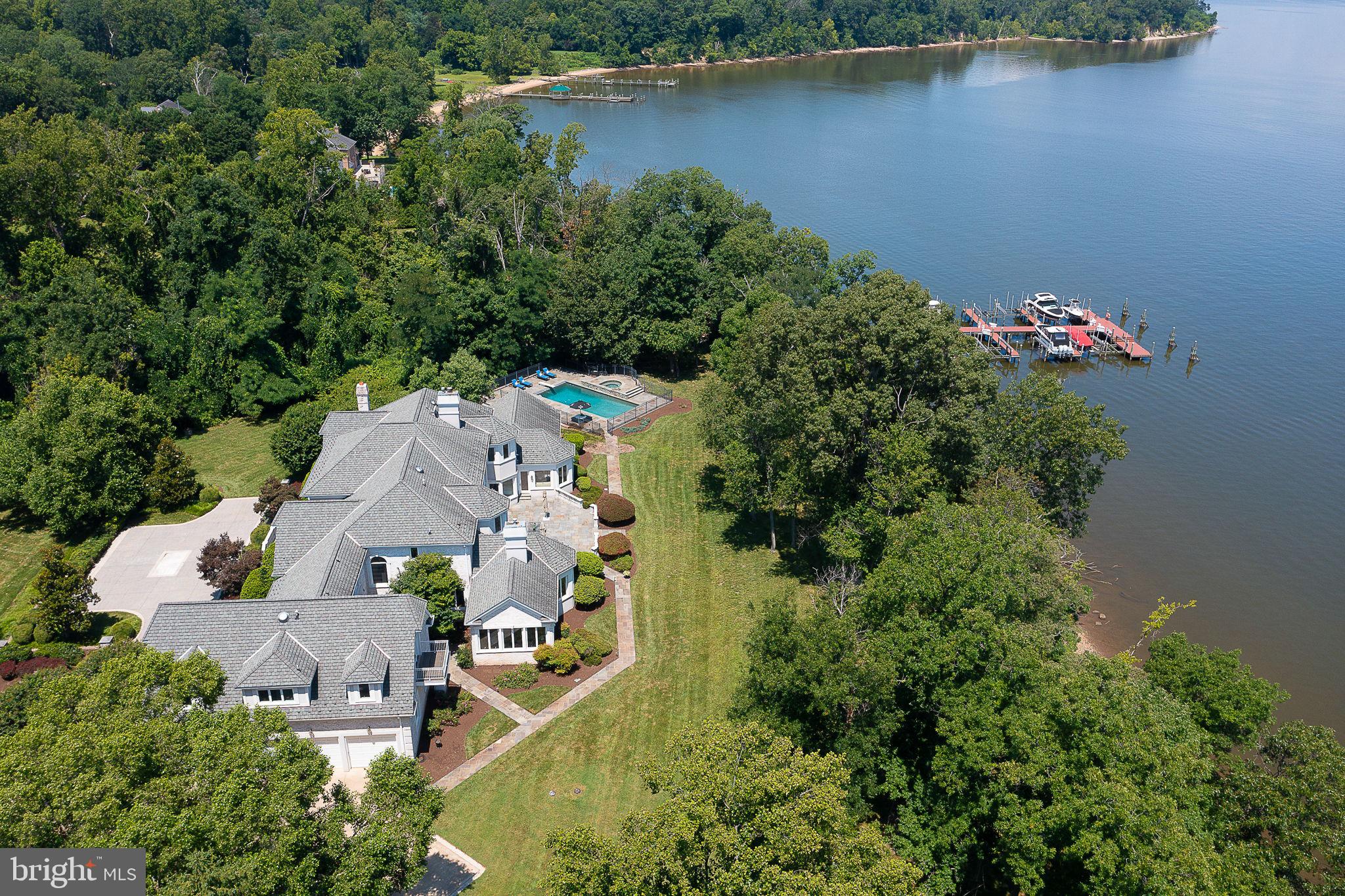 STONE MANOR - Residential