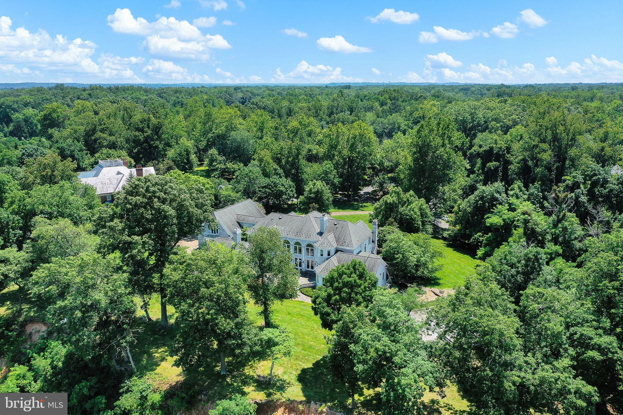 STONE MANOR - Residential