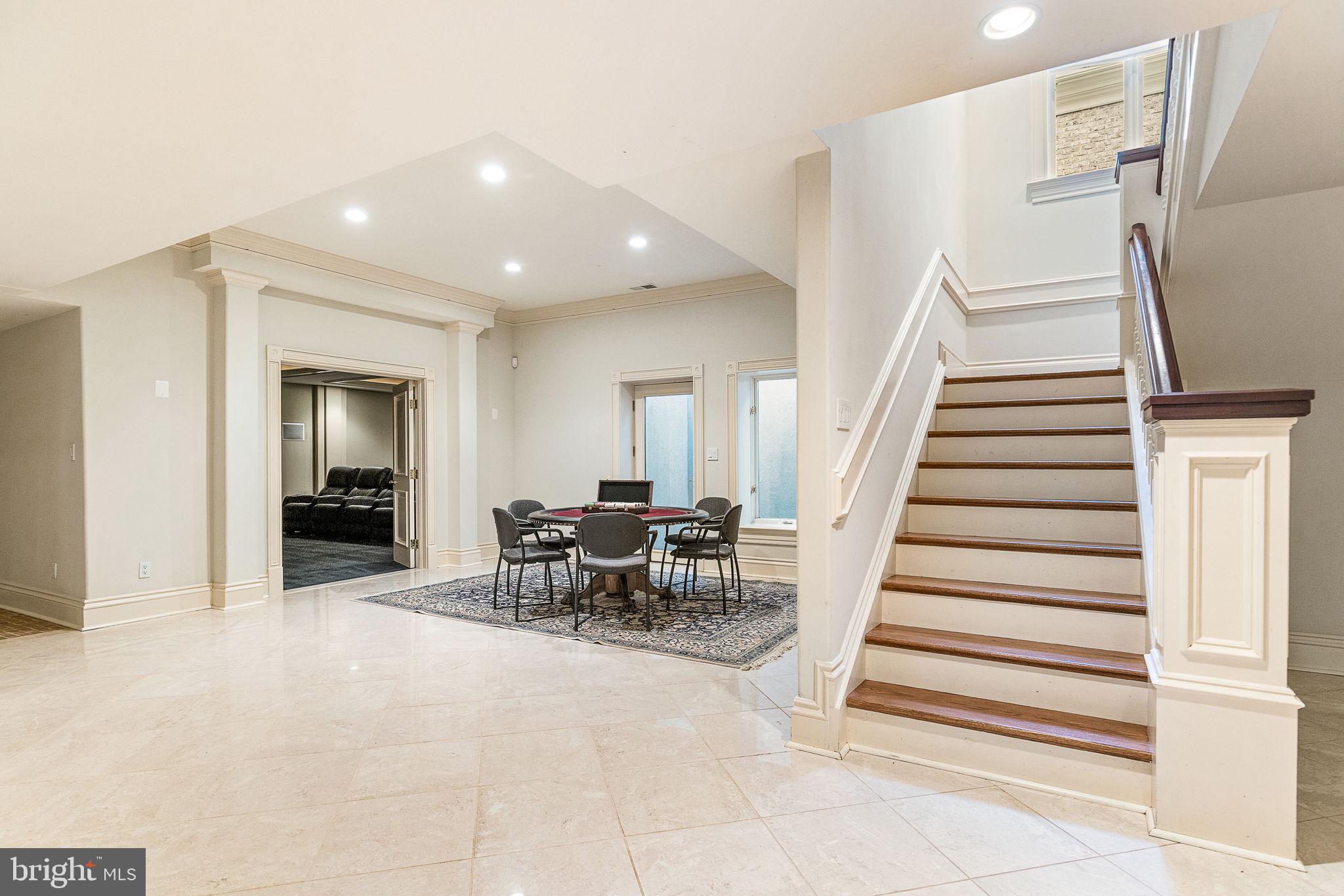 STONE MANOR - Residential