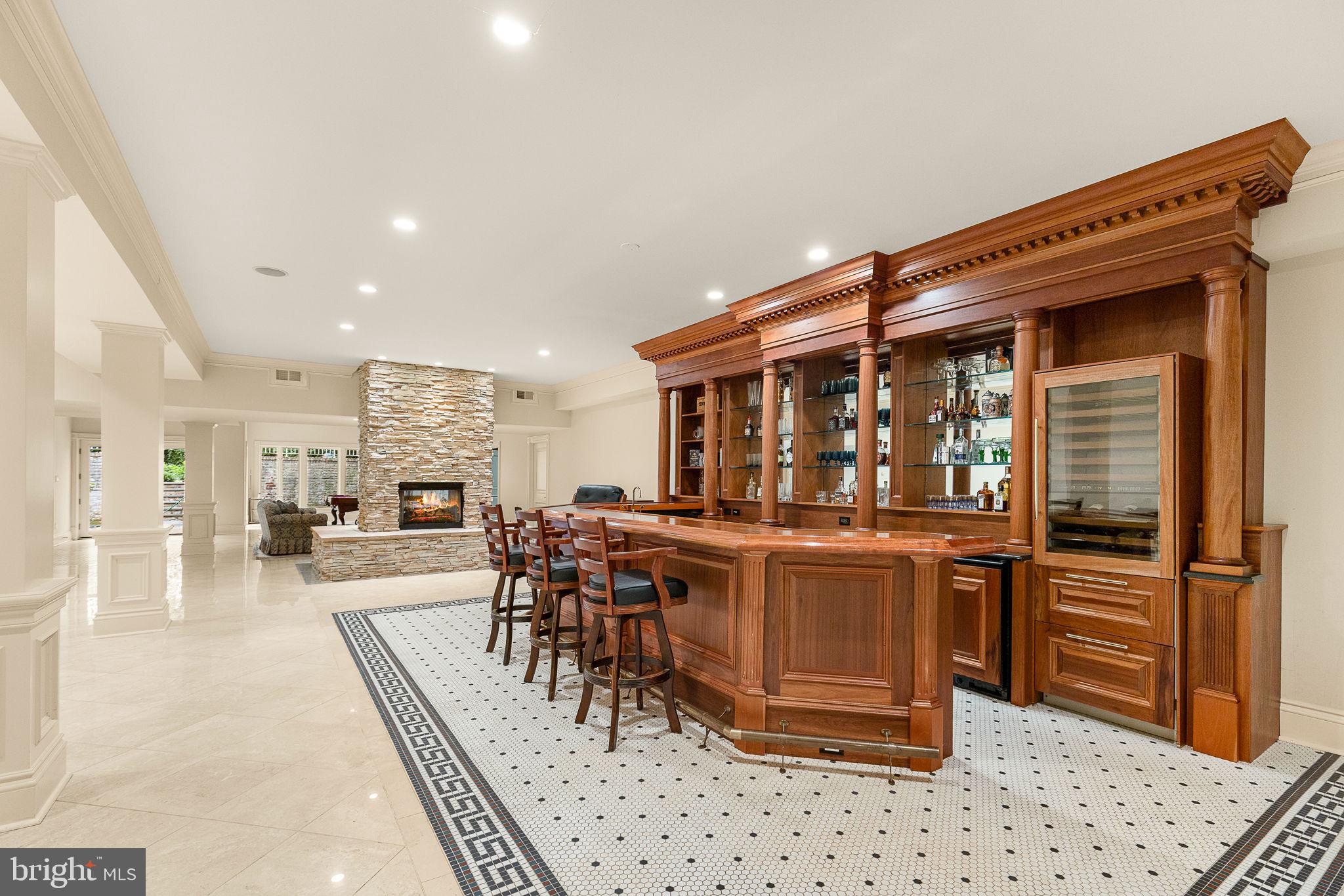 STONE MANOR - Residential