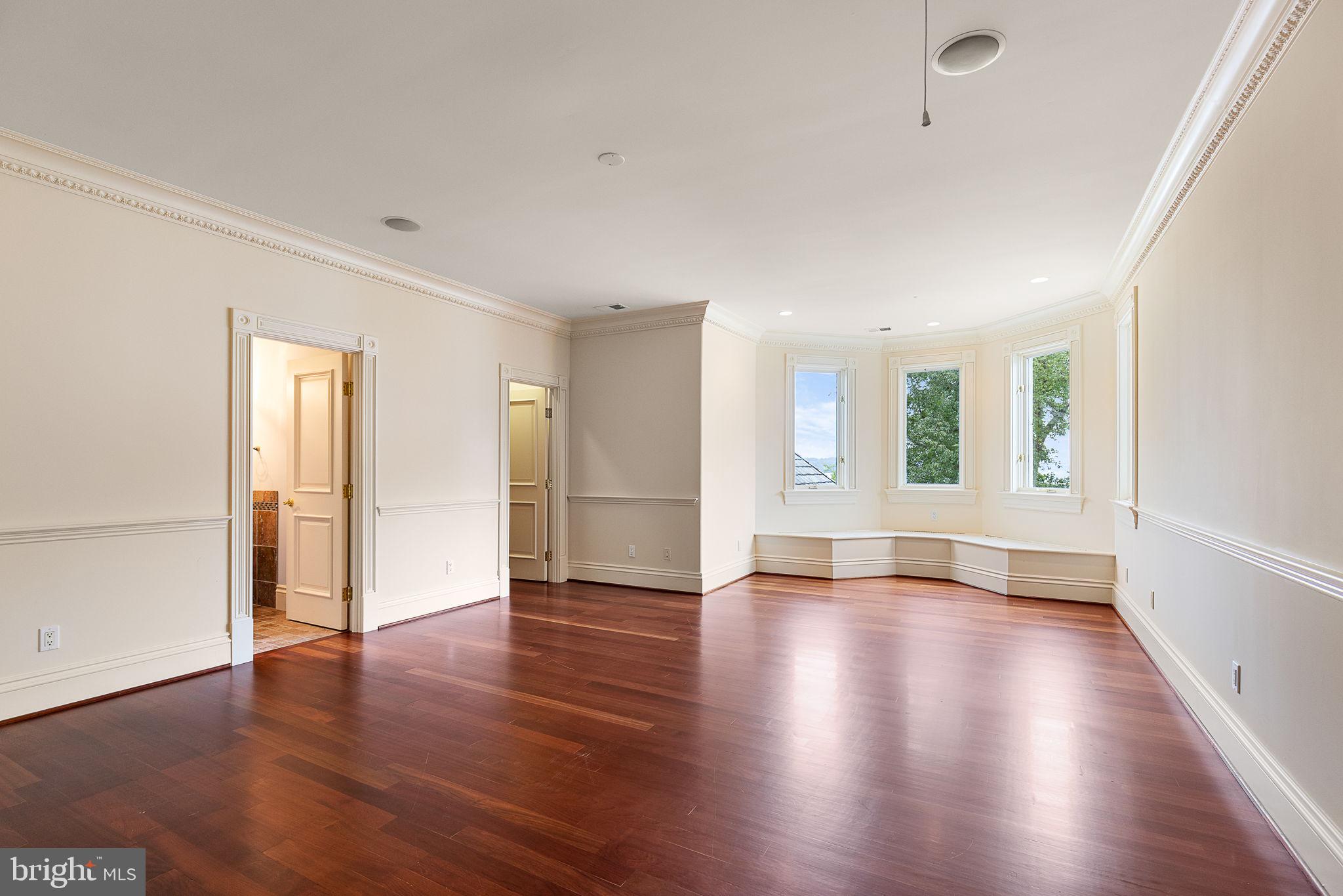 STONE MANOR - Residential