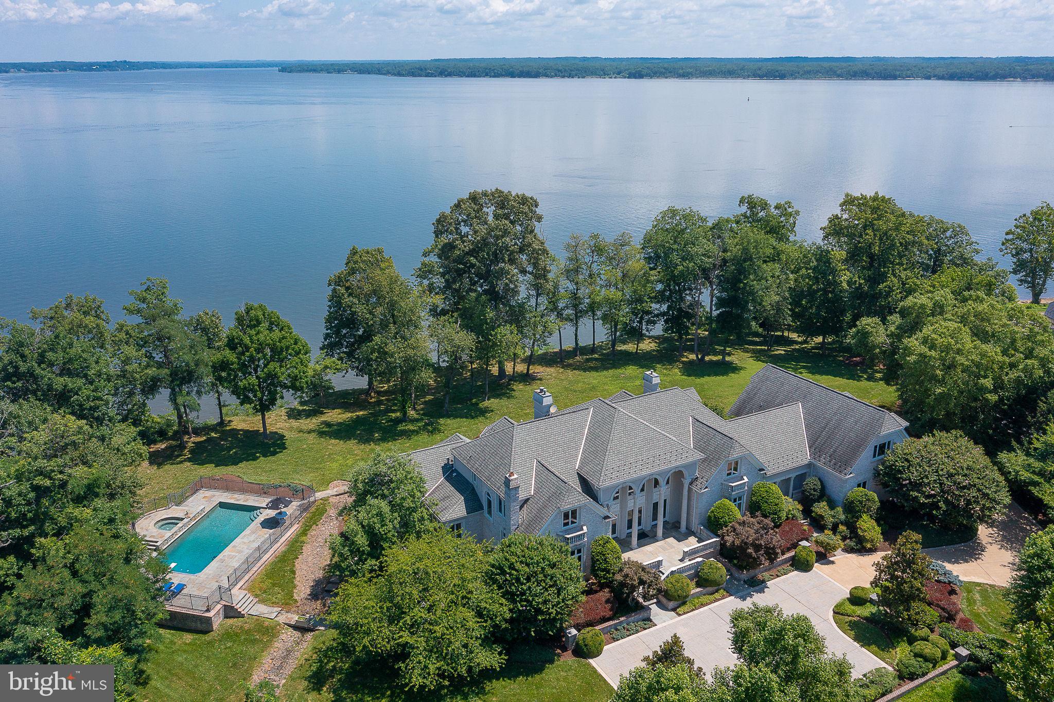 STONE MANOR - Residential